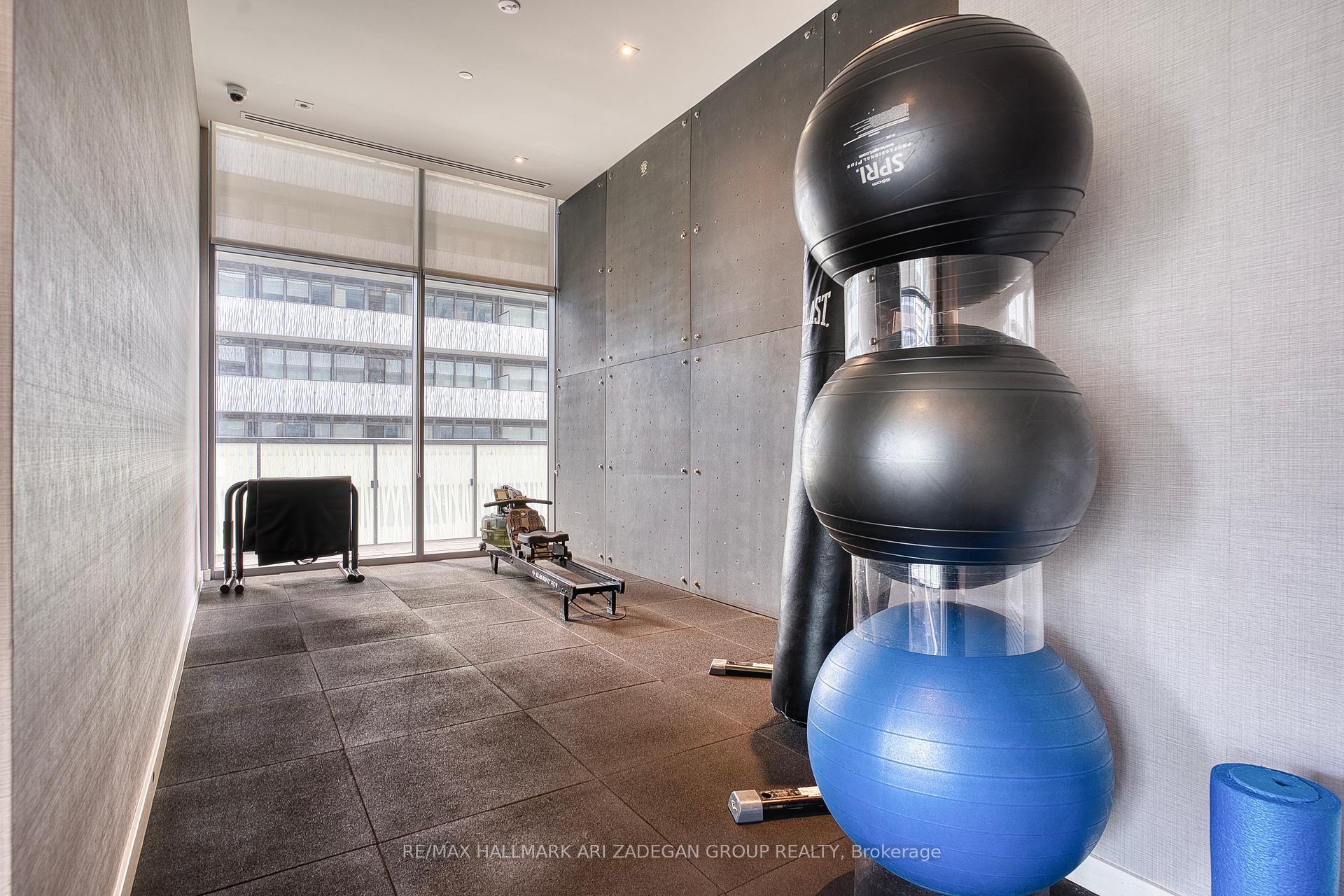 50 Charles Street E 1415