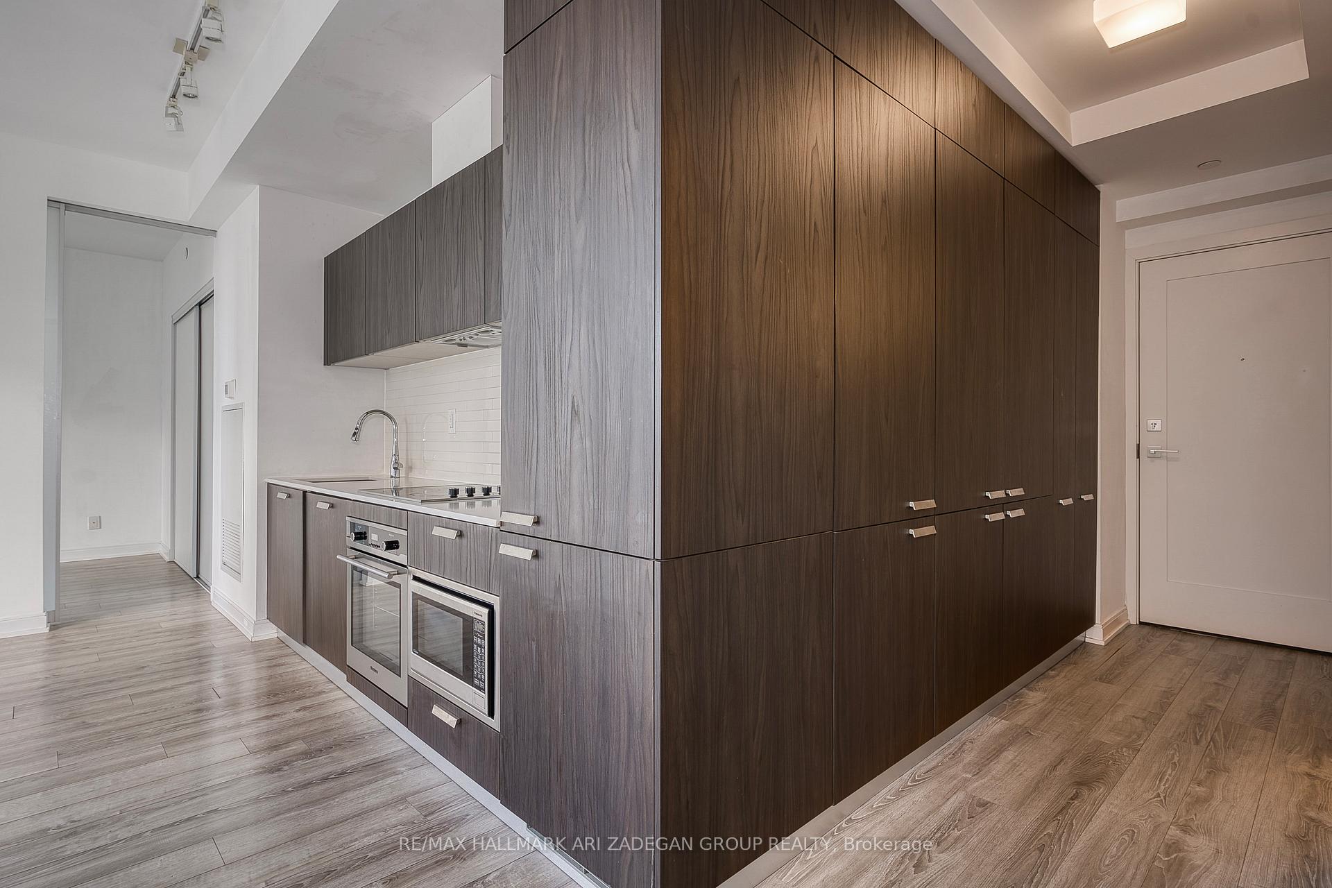 50 Charles Street E 1415