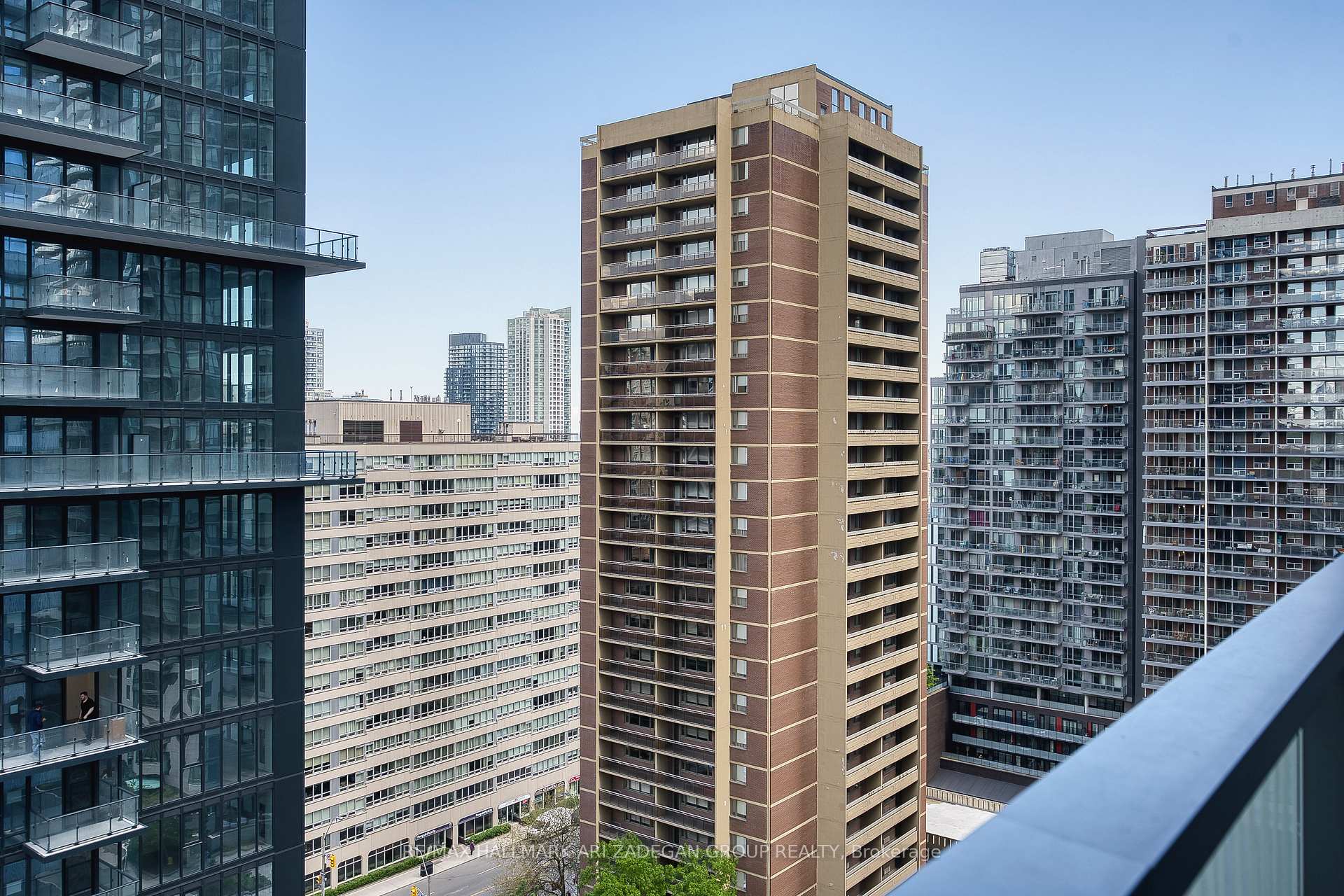 50 Charles Street E 1415