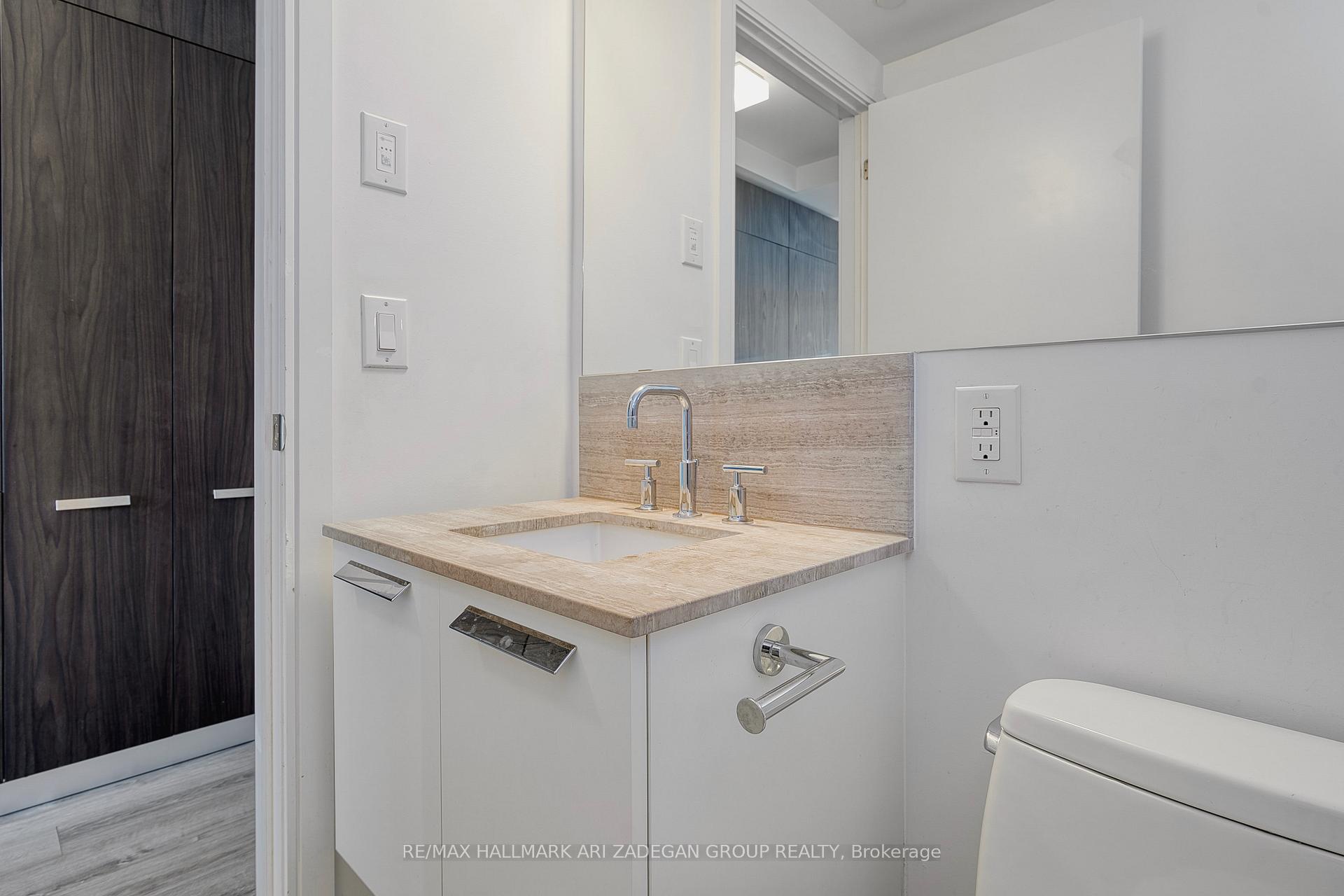 50 Charles Street E 1415