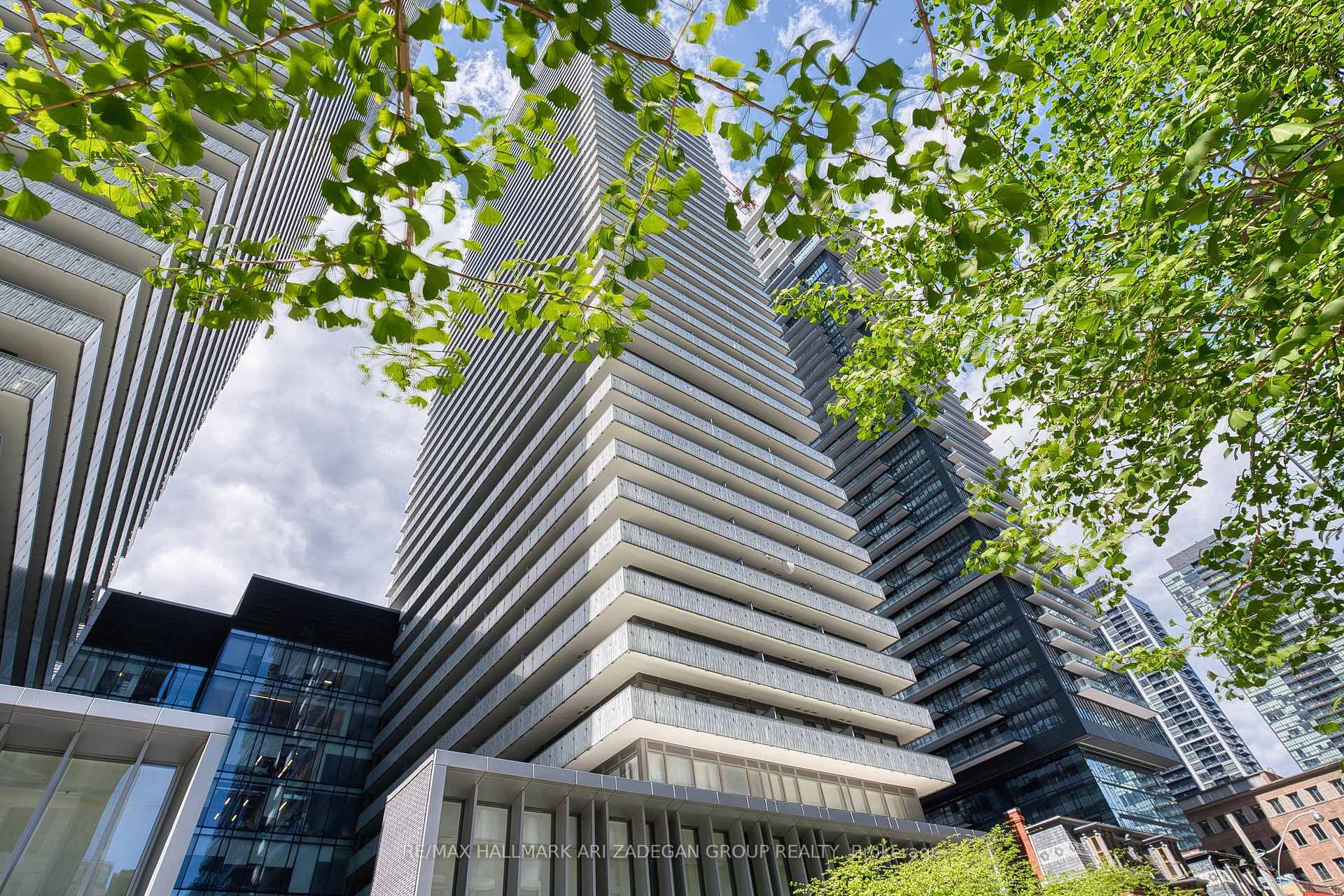 50 Charles Street E 1415