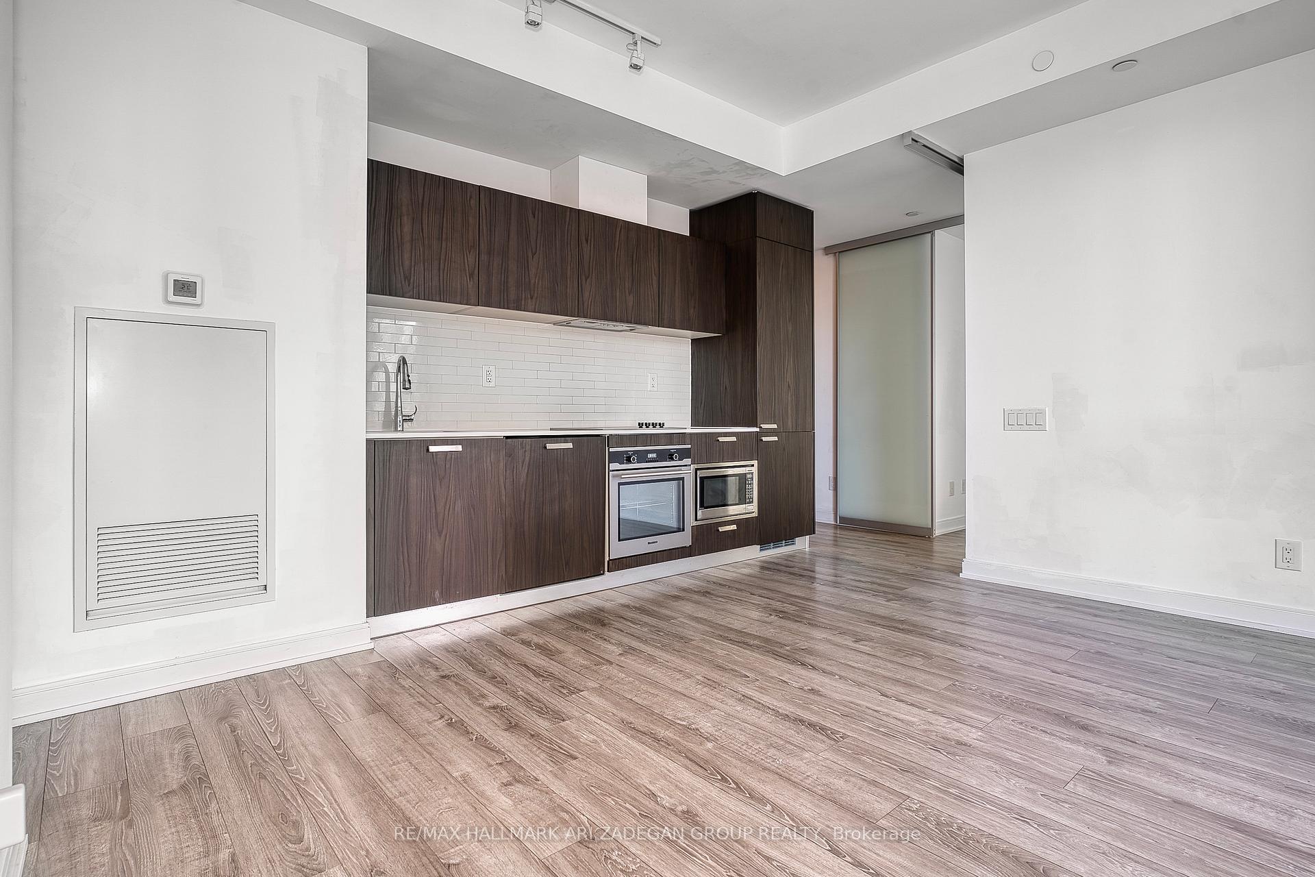 50 Charles Street E 1415