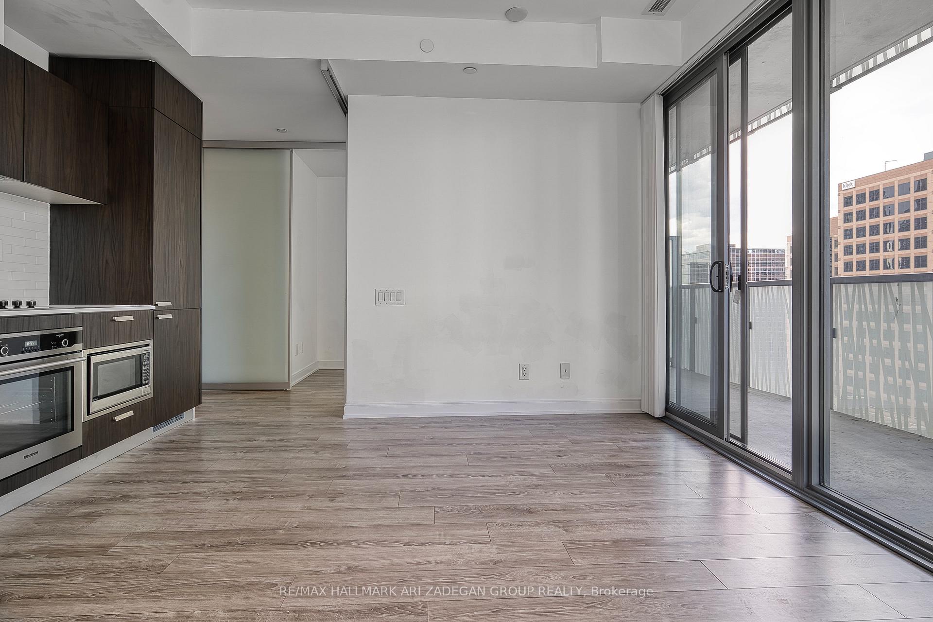 50 Charles Street E 1415