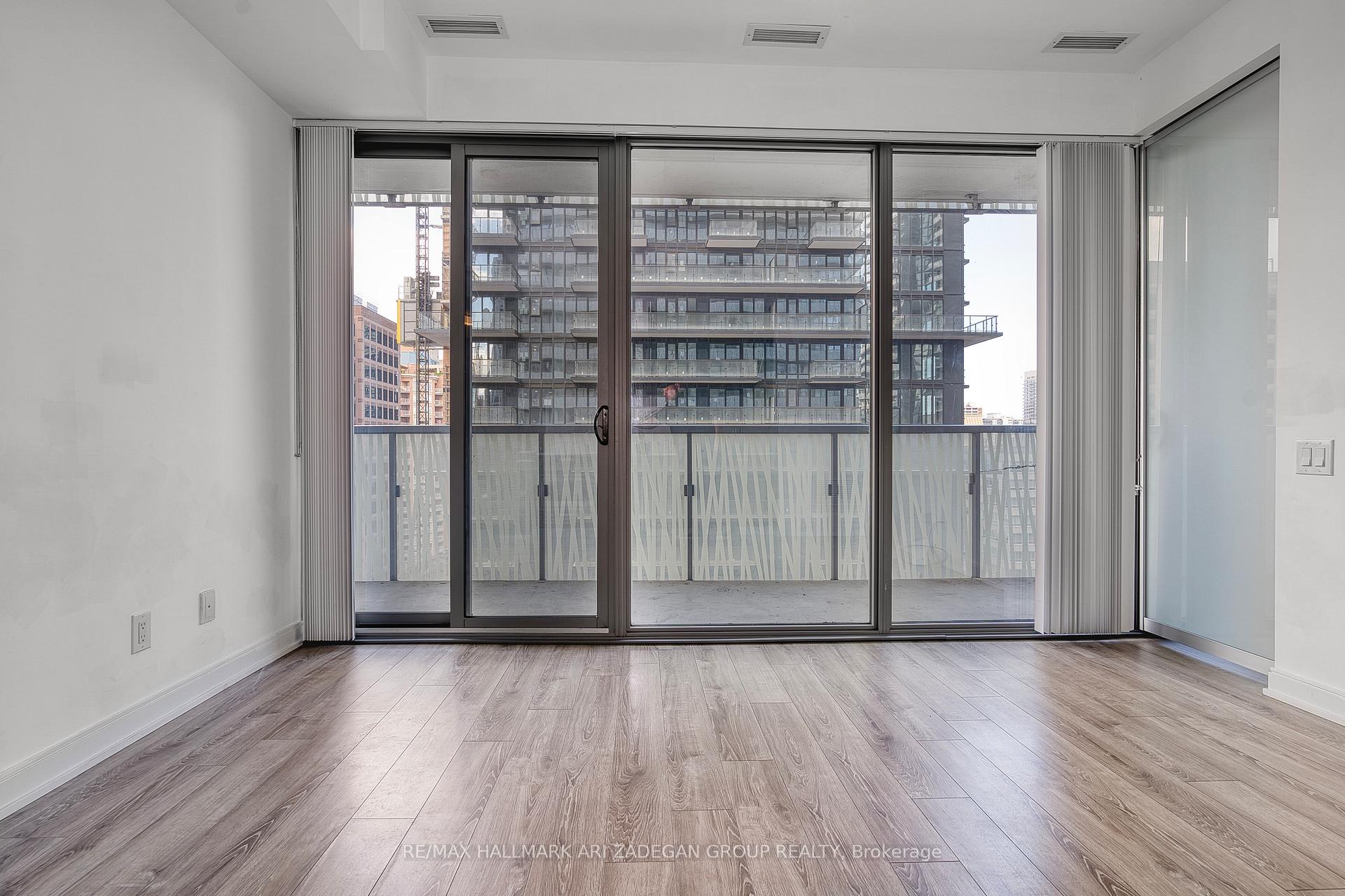 50 Charles Street E 1415