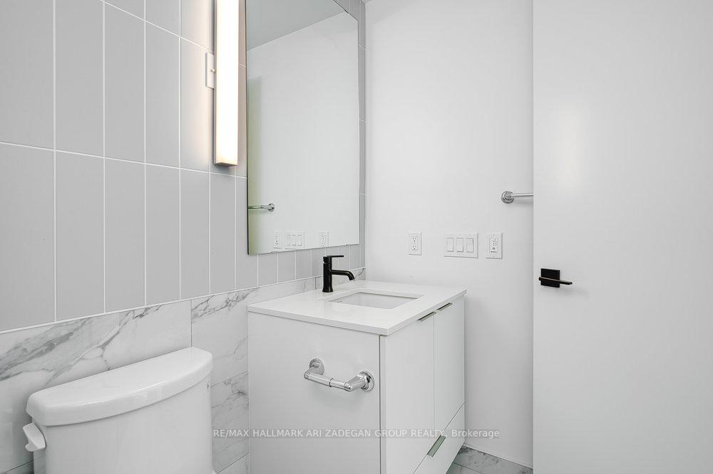 327 King Street W 4003, Toronto C01 Unit: 4003