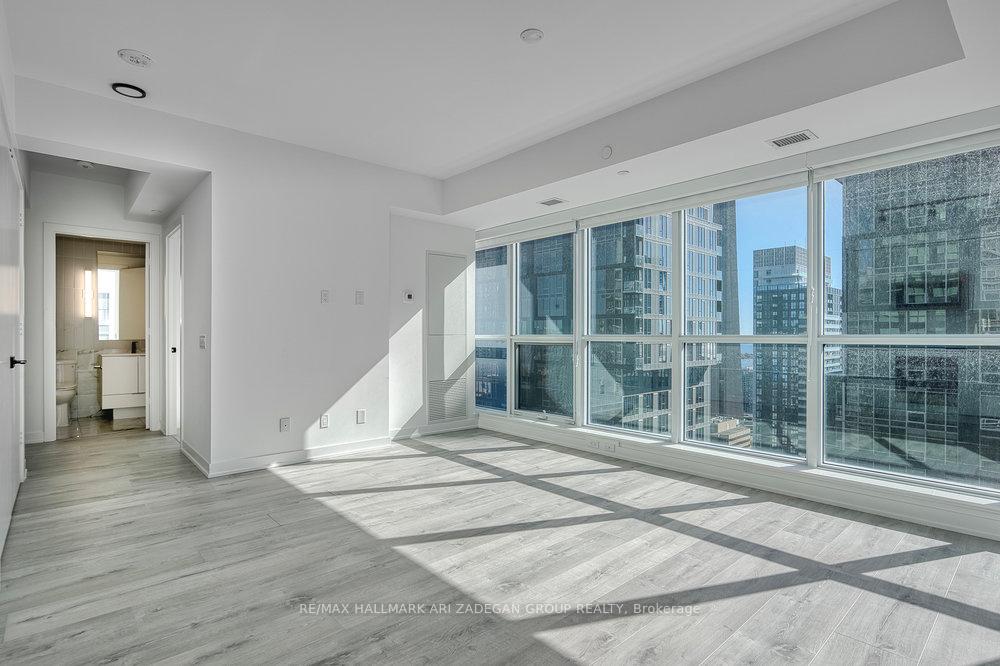327 King Street W 4003, Toronto C01 Unit: 4003