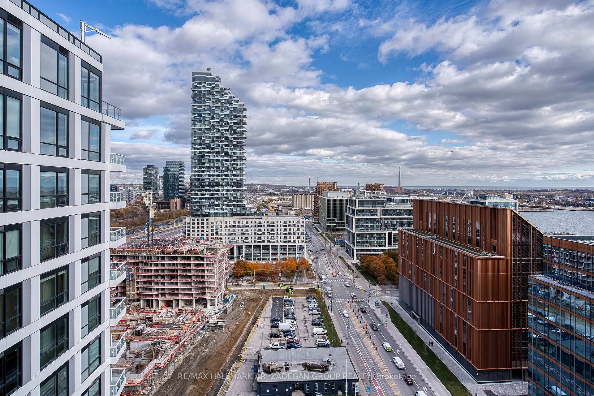 162 Queens Quay E