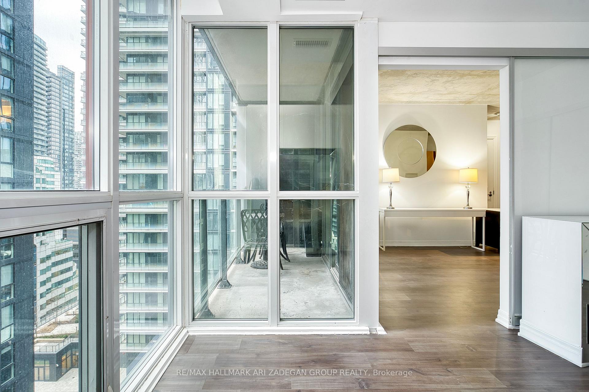 88 Blue Jays Way 1701