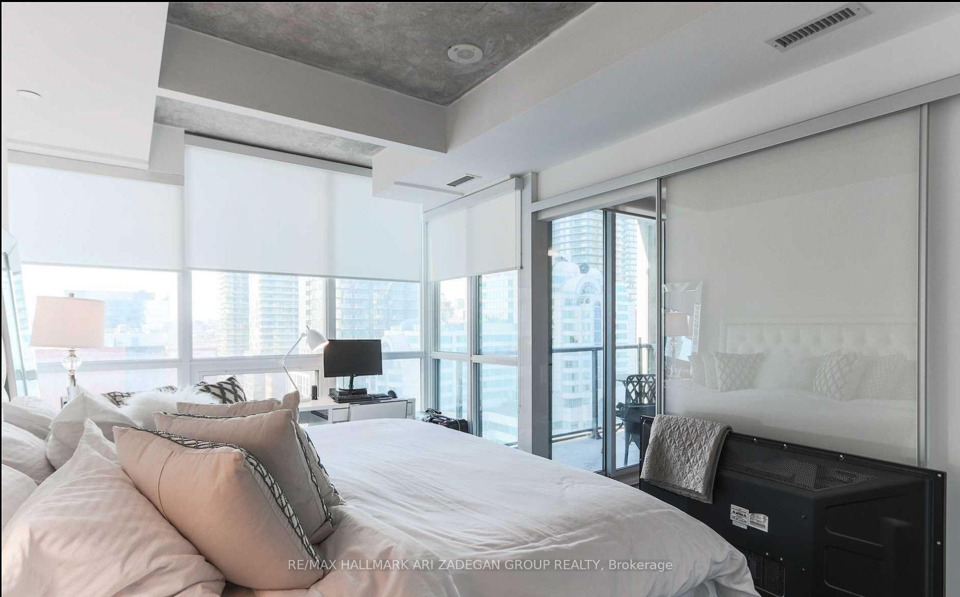 88 Blue Jays Way 1701