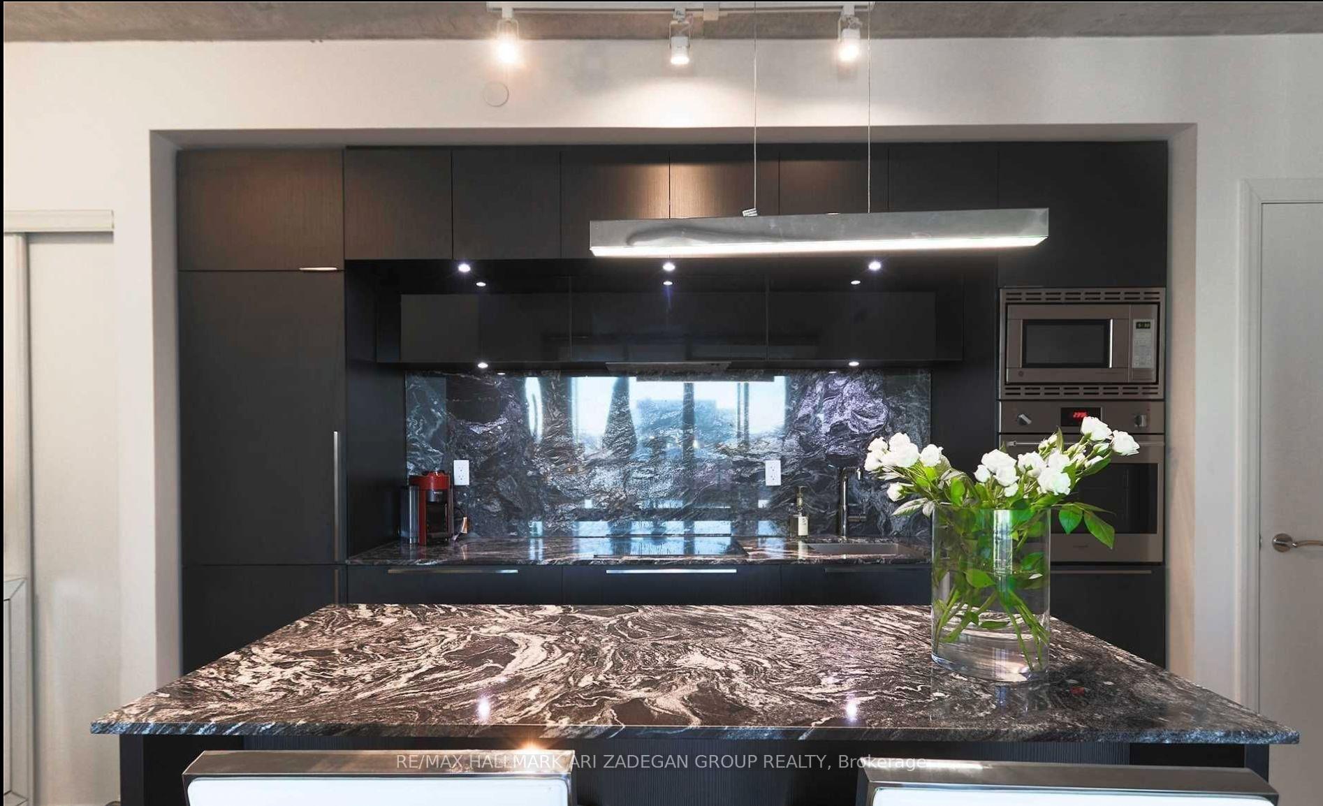 88 Blue Jays Way 1701