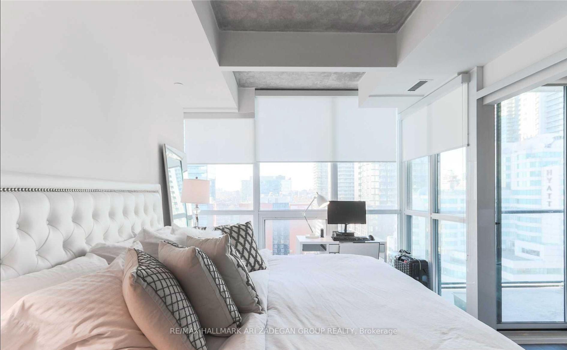 88 Blue Jays Way 1701