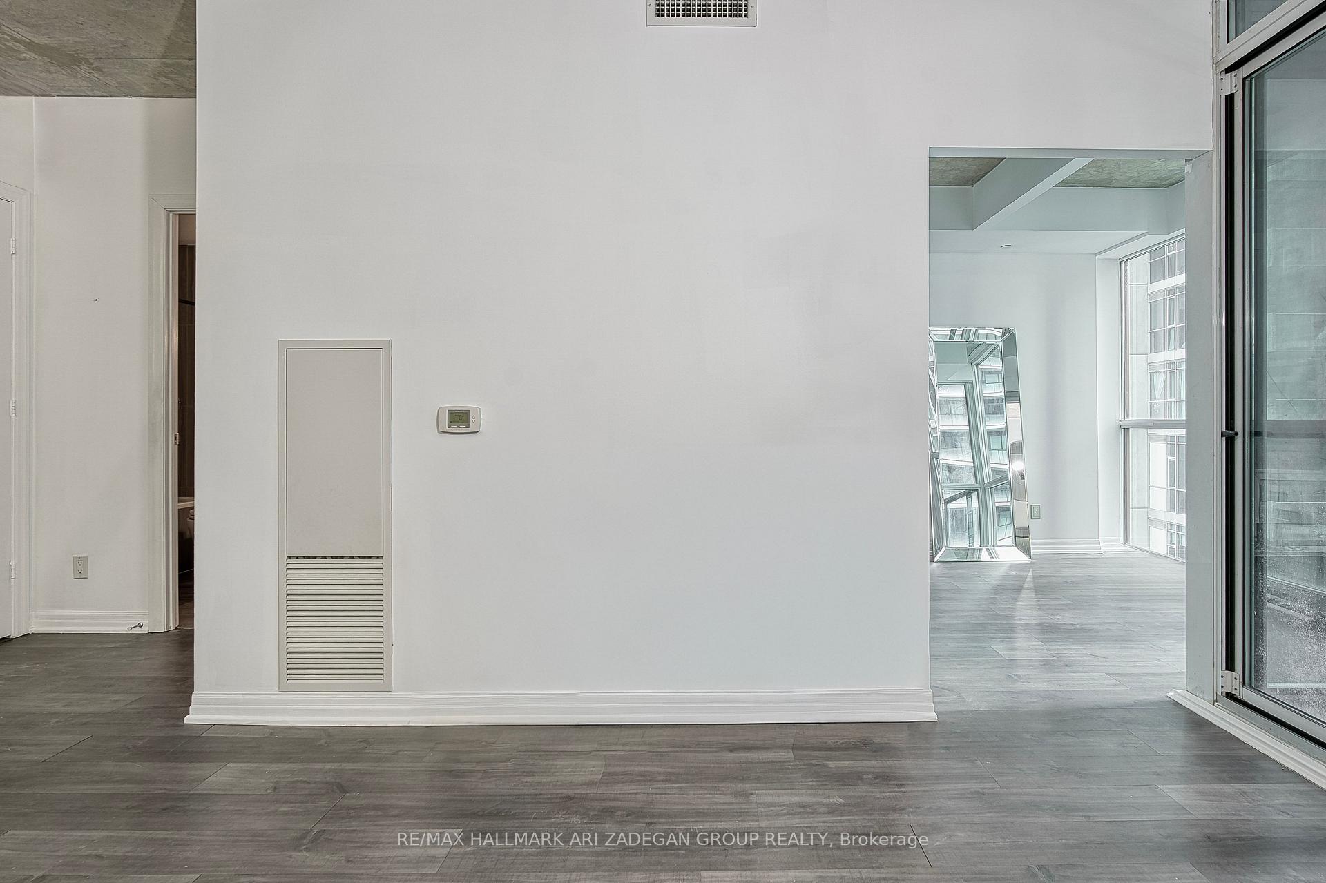 88 Blue Jays Way 1701