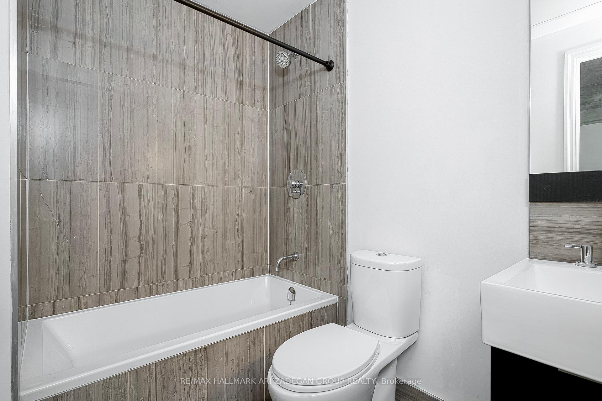 88 Blue Jays Way 1701