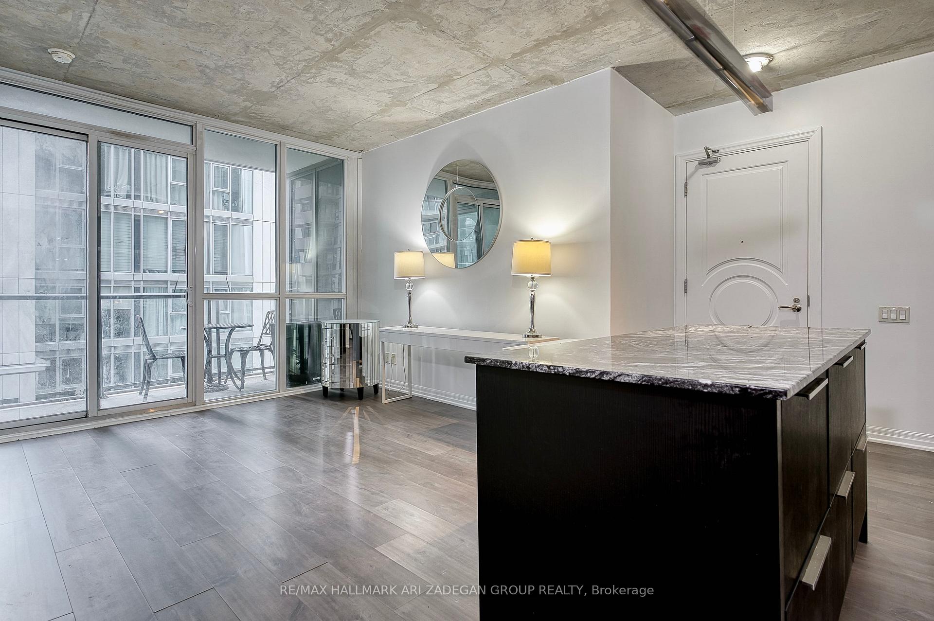 88 Blue Jays Way 1701