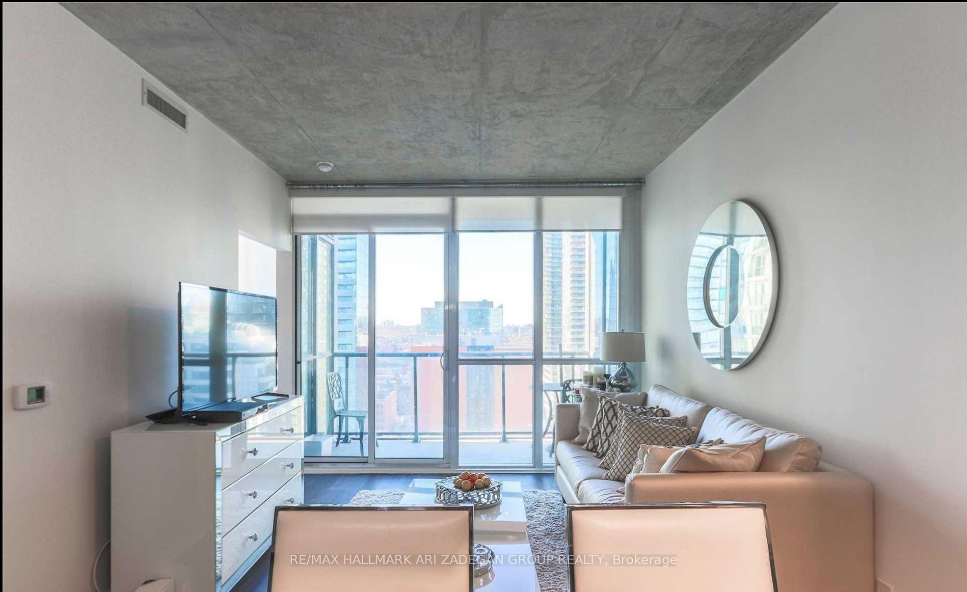 88 Blue Jays Way 1701