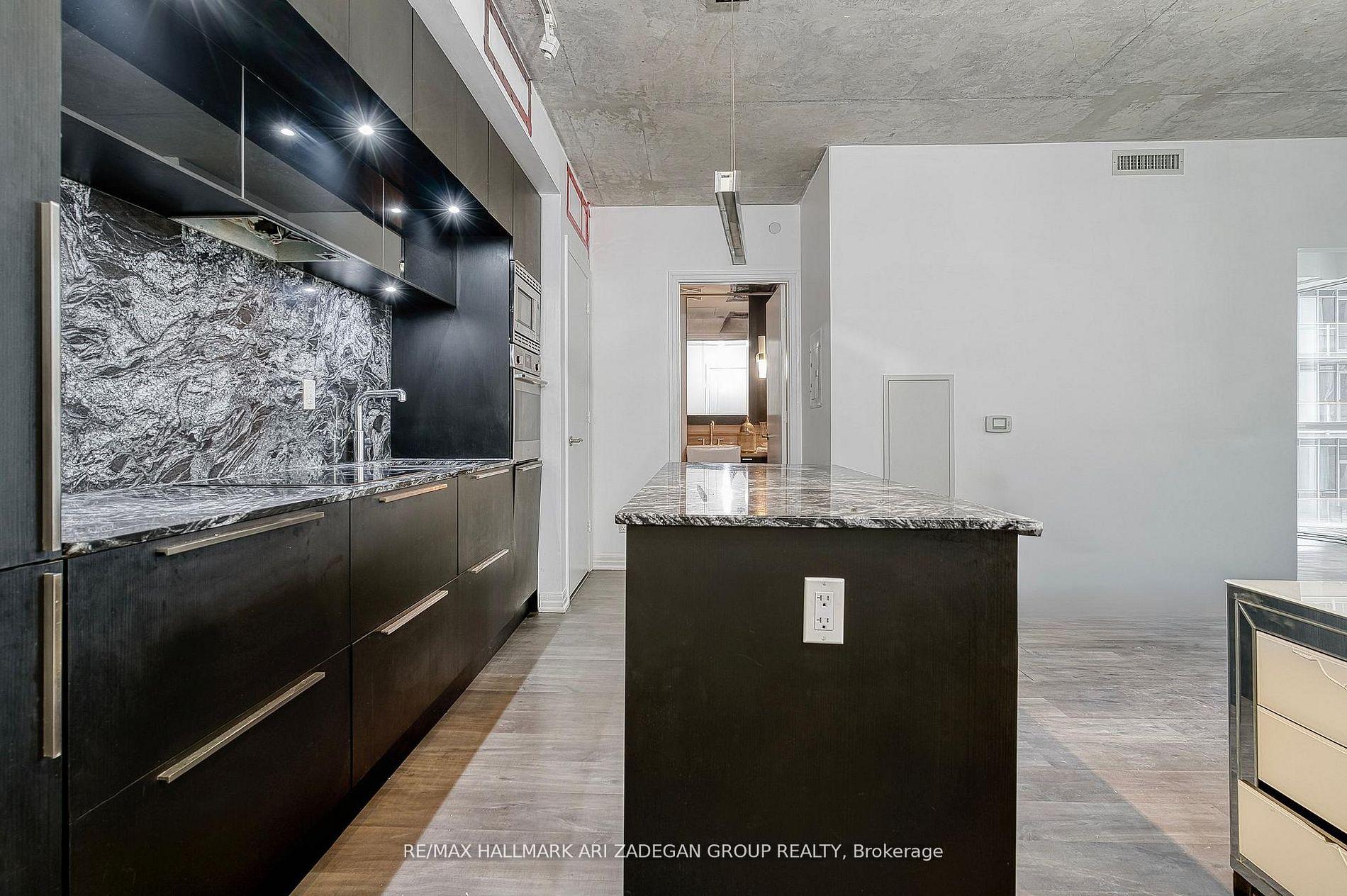 88 Blue Jays Way 1701