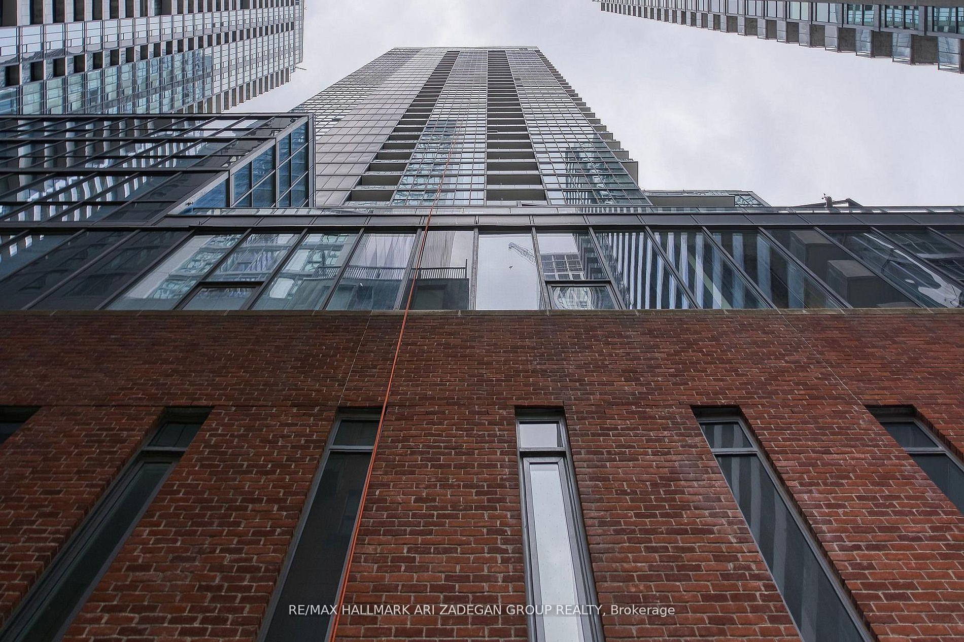 88 Blue Jays Way 1701