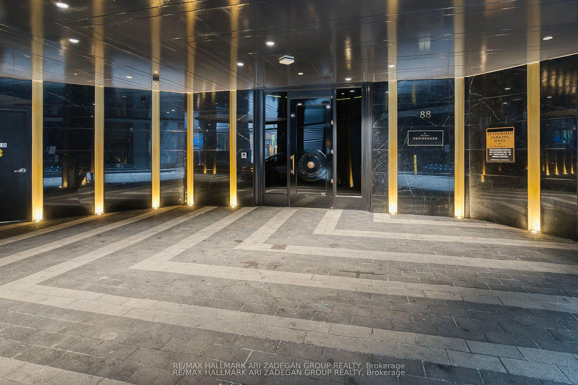 88 Blue Jays Way 1701