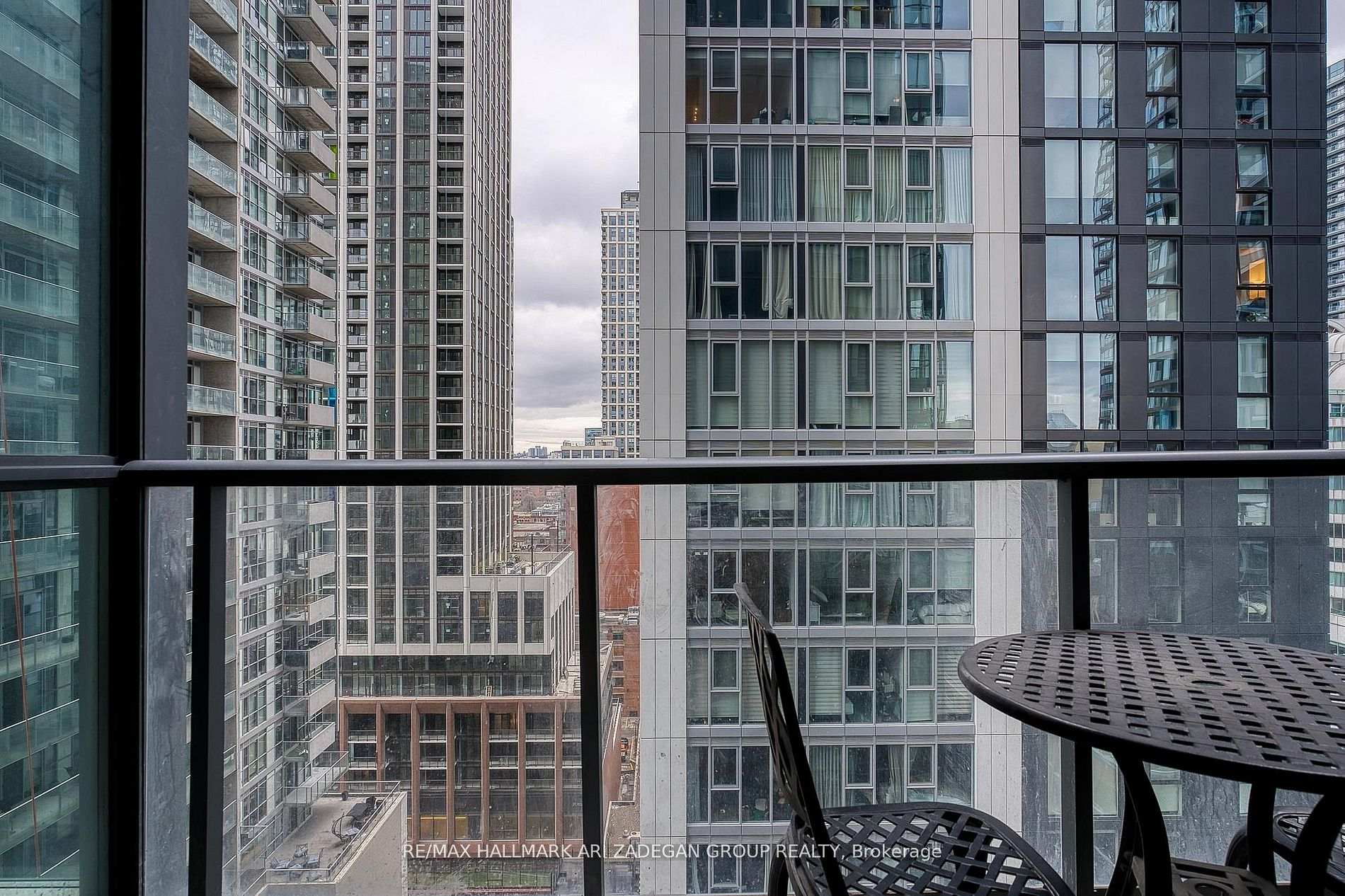 88 Blue Jays Way 1701