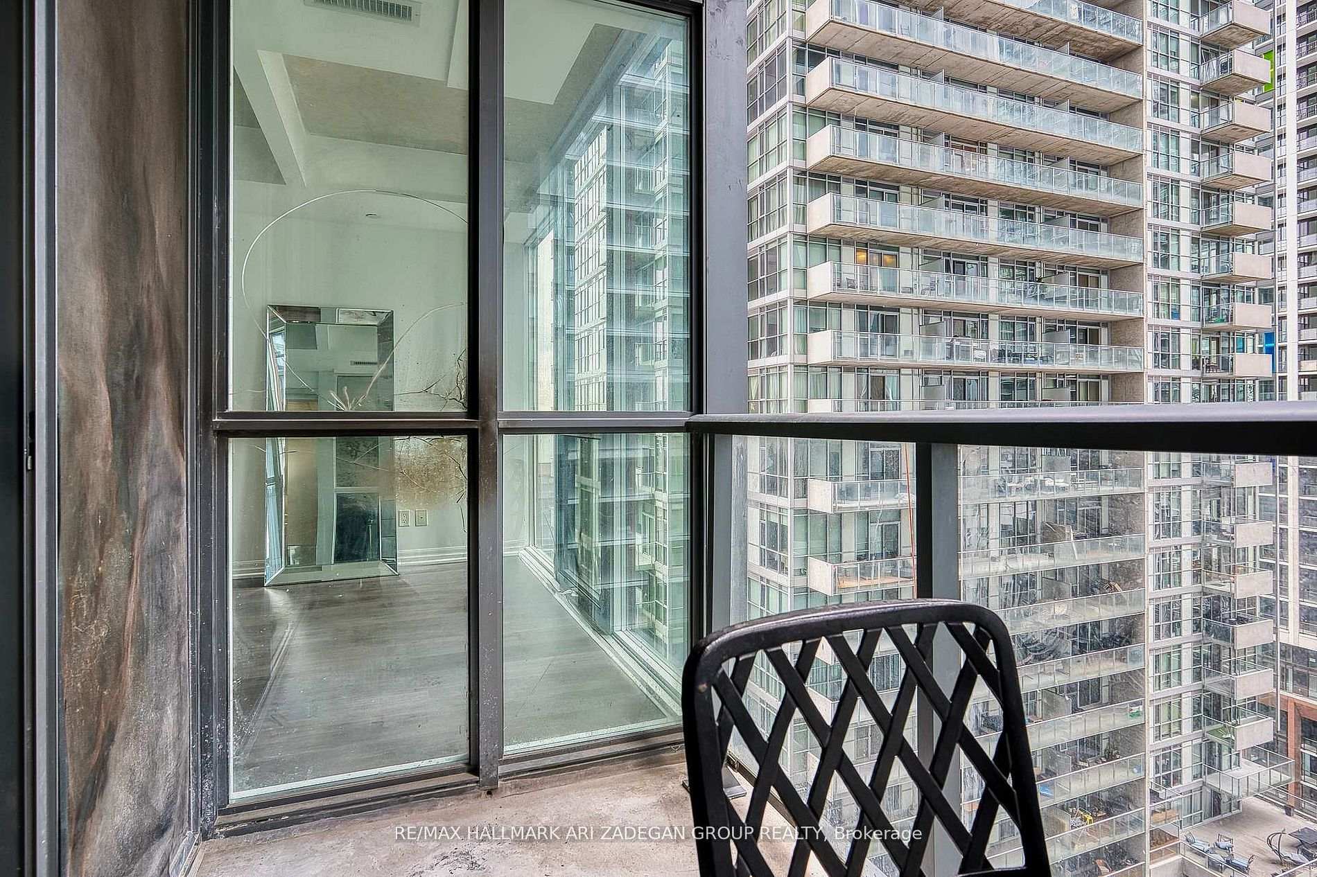 88 Blue Jays Way 1701