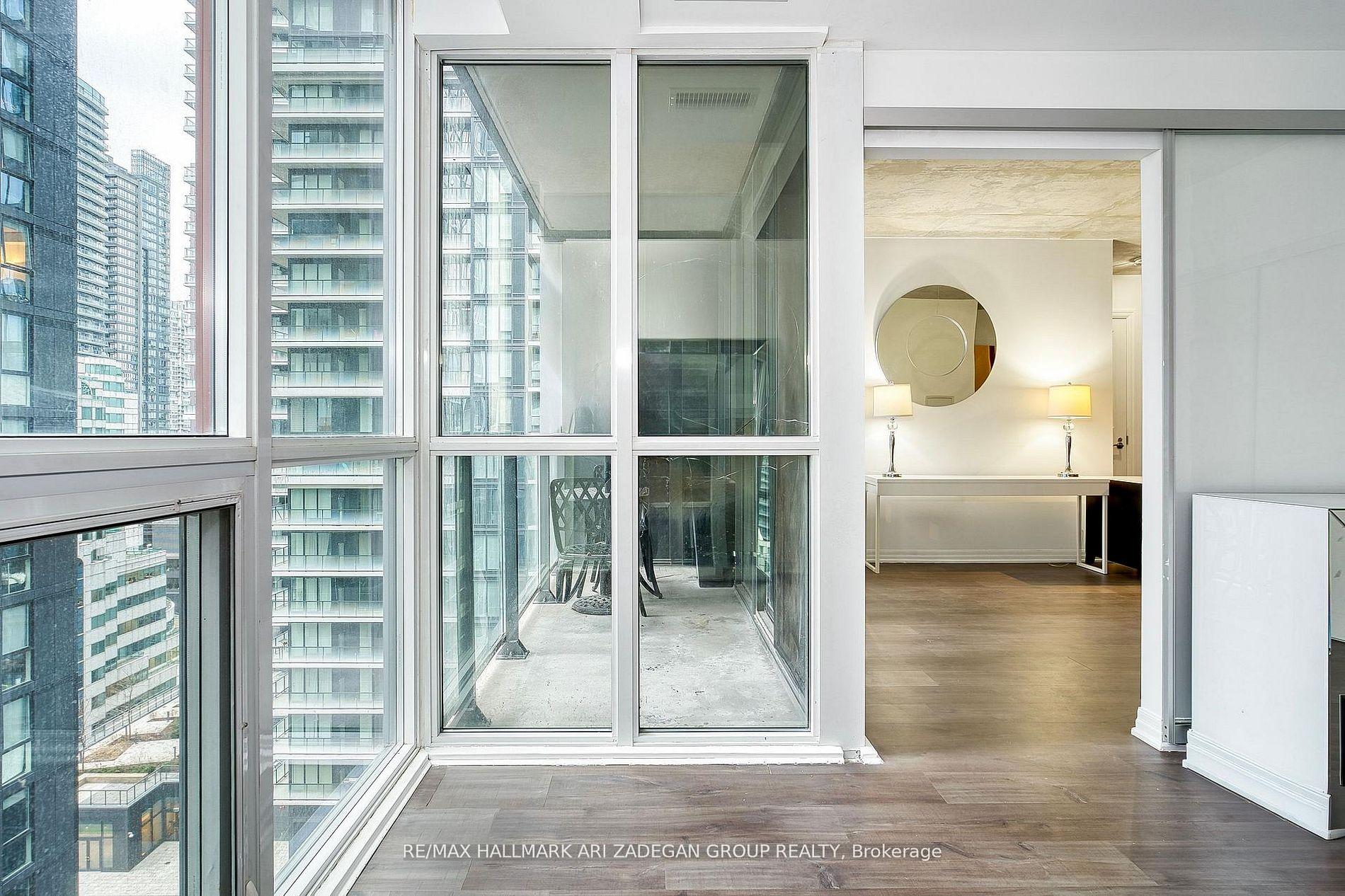 88 Blue Jays Way 1701