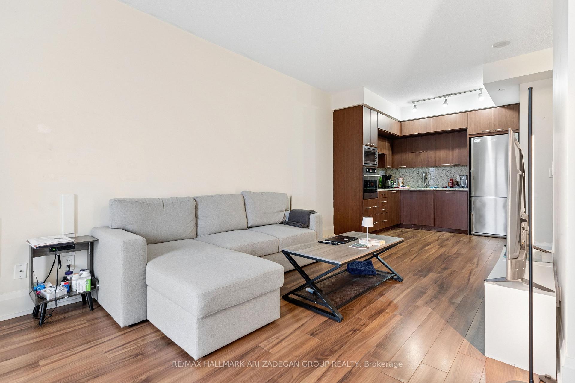 120 Harrison Garden Boulevard 907