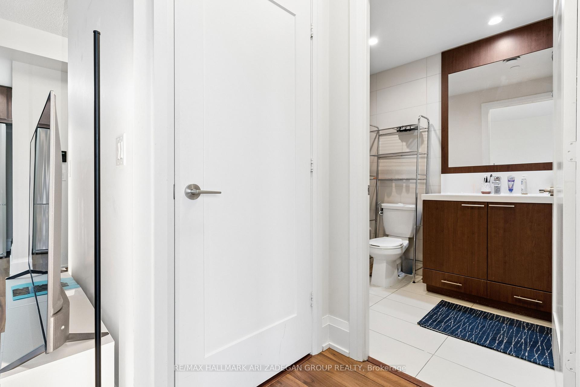 120 Harrison Garden Boulevard 907
