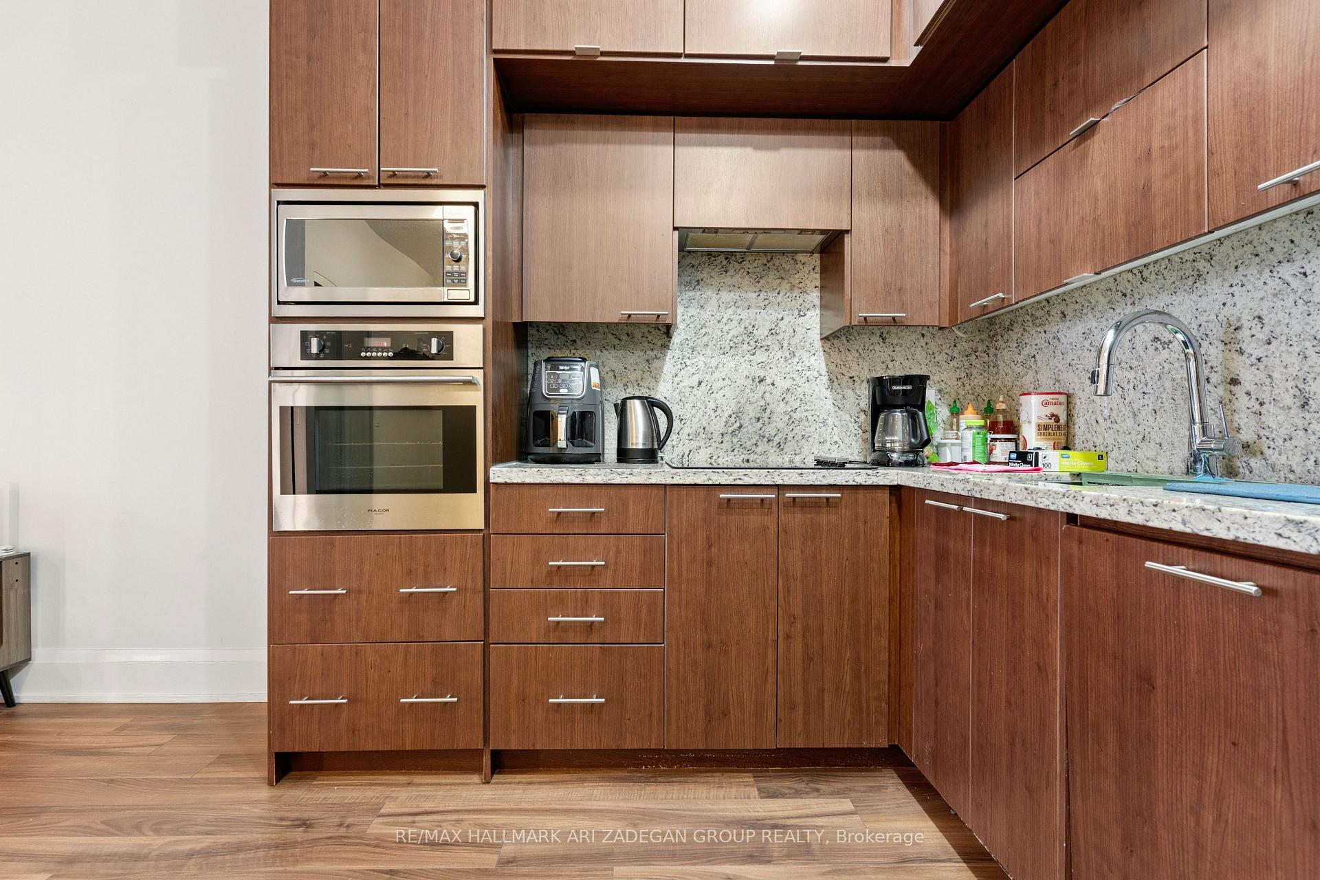 120 Harrison Garden Boulevard 907