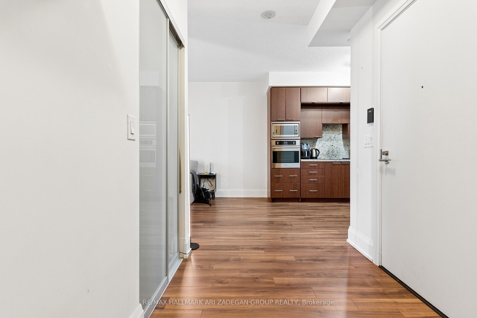 120 Harrison Garden Boulevard 907