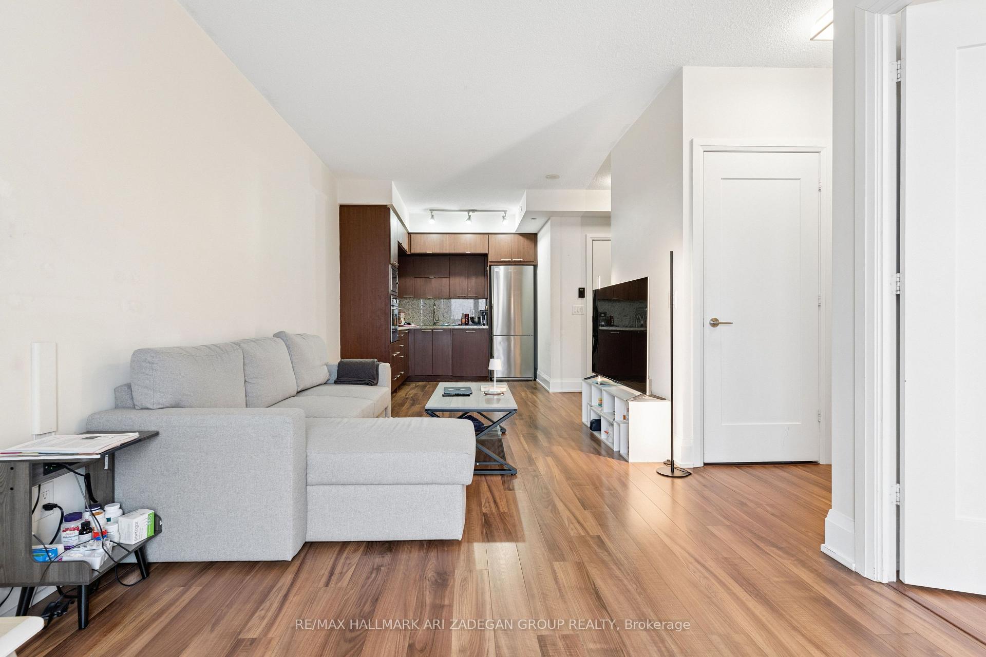 120 Harrison Garden Boulevard 907