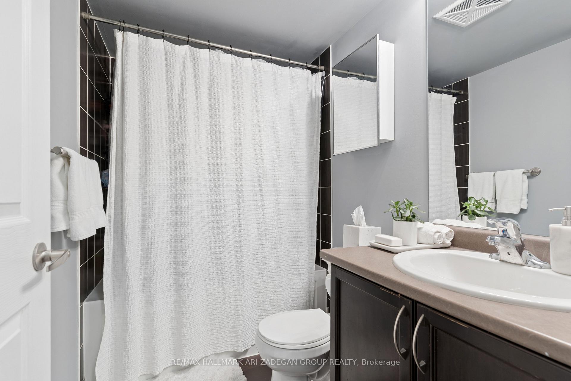 19 Grand Trunk Crescent 3108