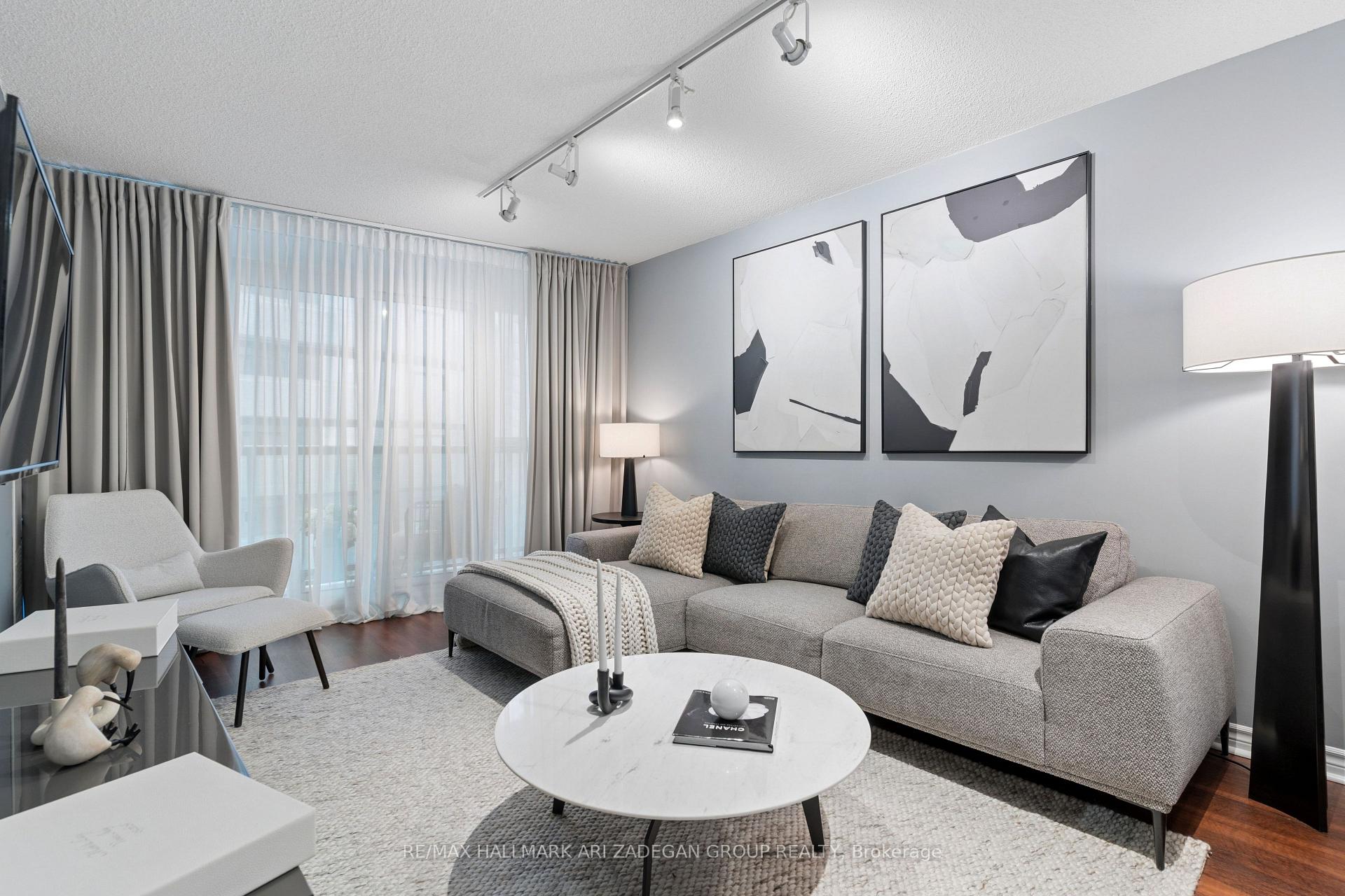 19 Grand Trunk Crescent 3108