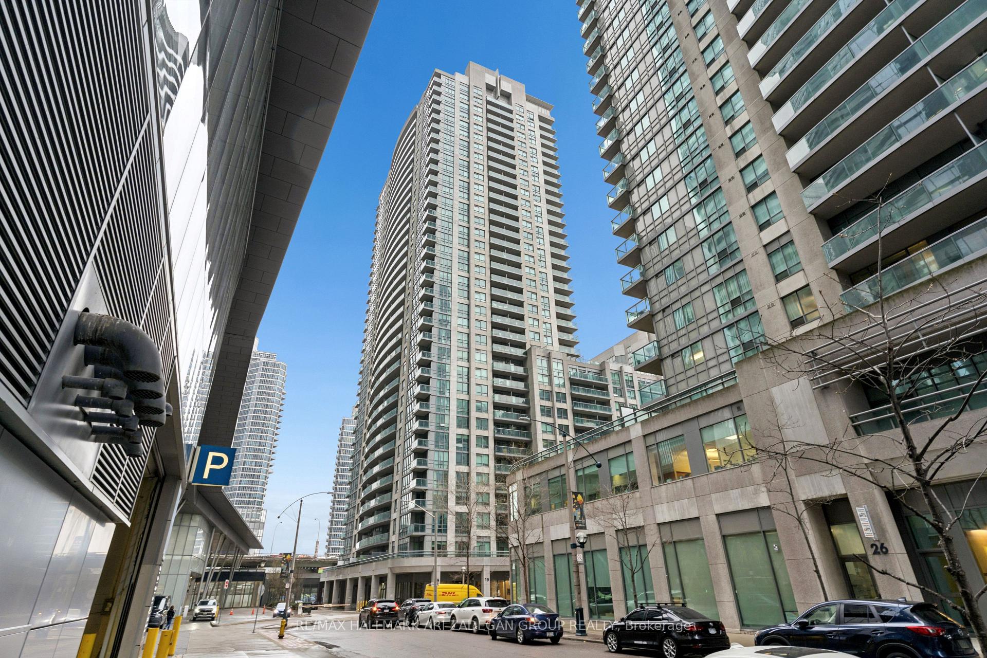 19 Grand Trunk Crescent 3108