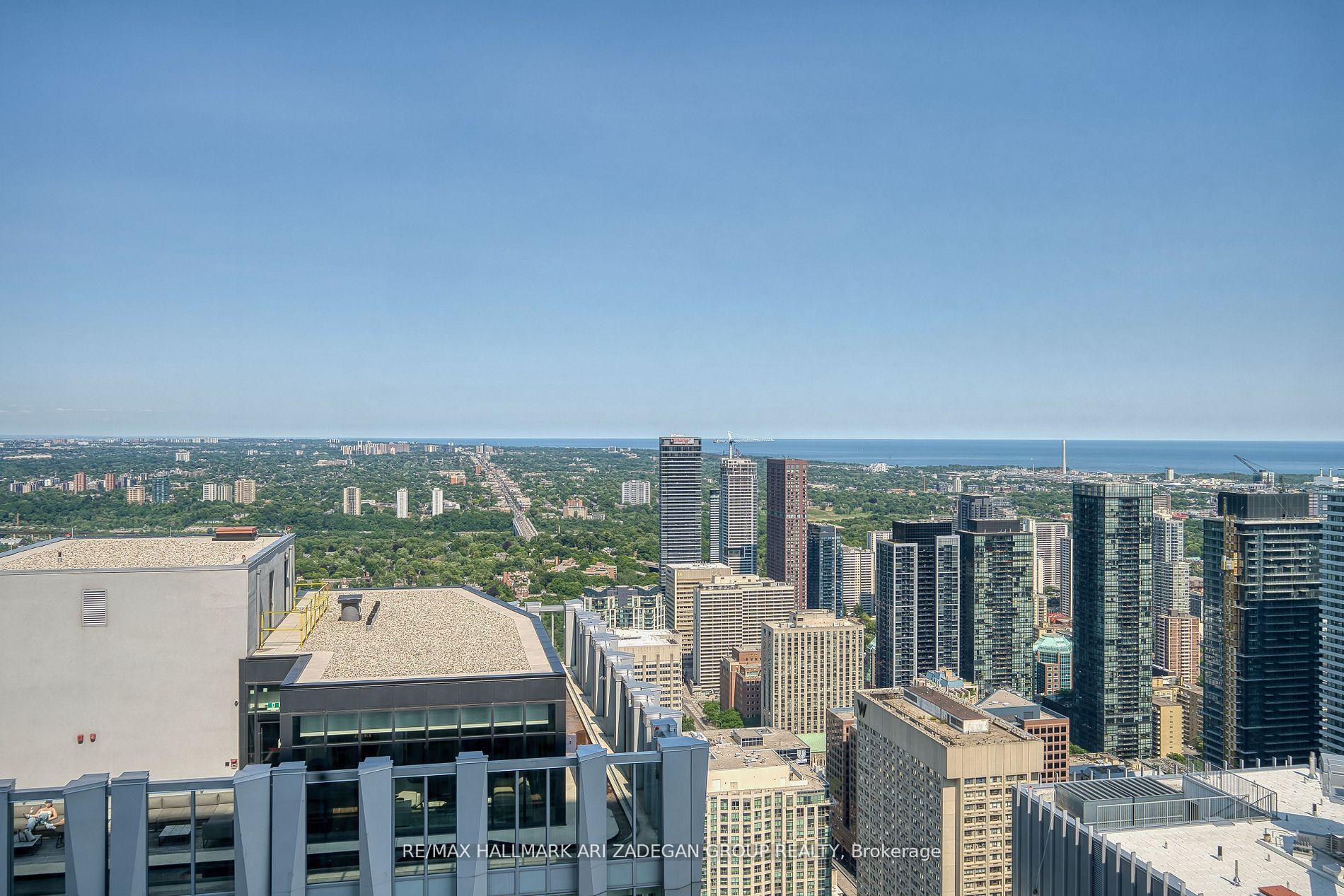 11 Yorkville Avenue 5806
