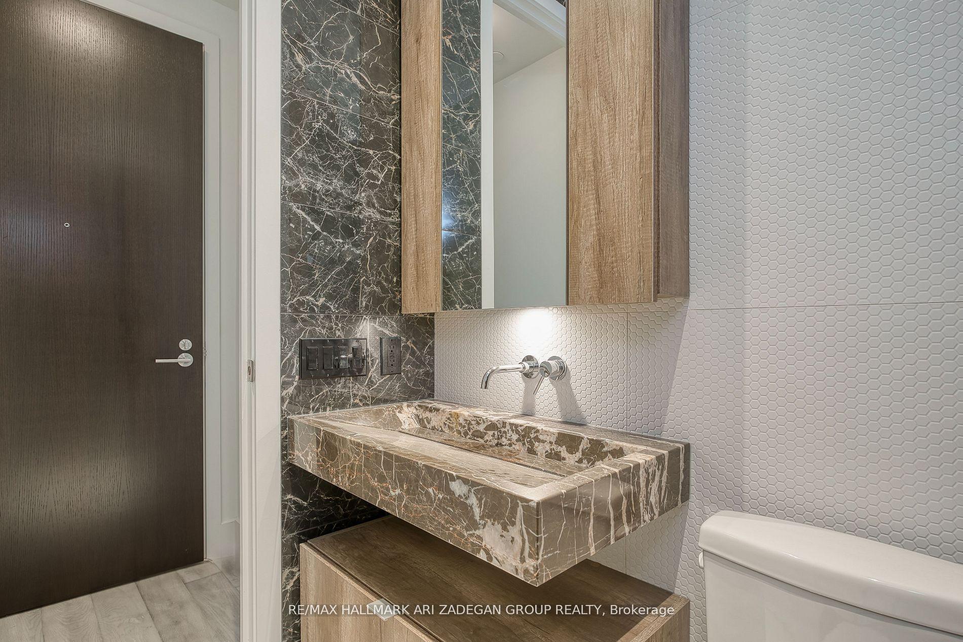 11 Yorkville Avenue 5806