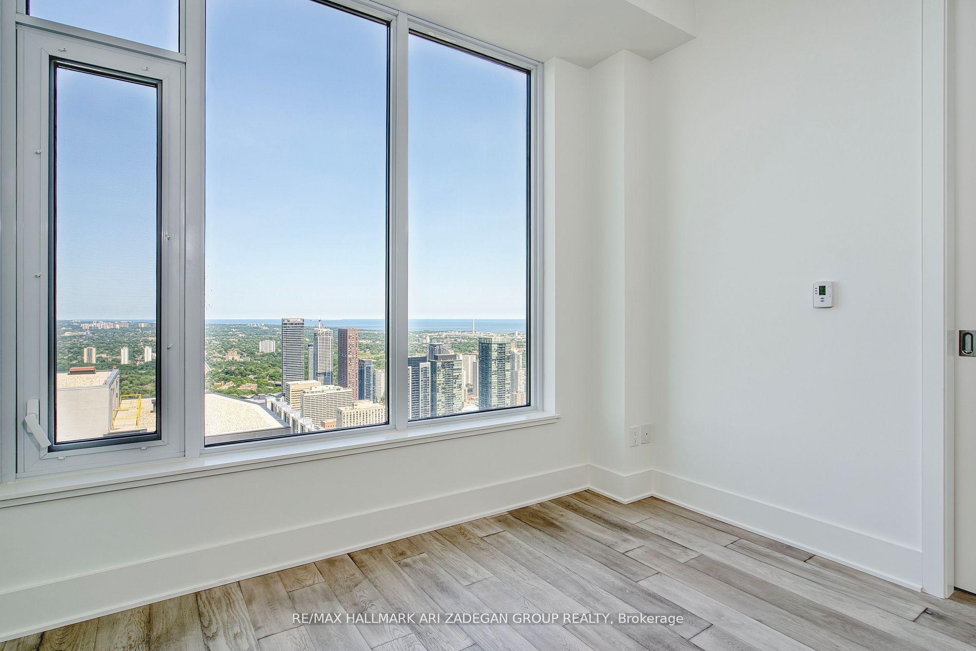 11 Yorkville Avenue 5806