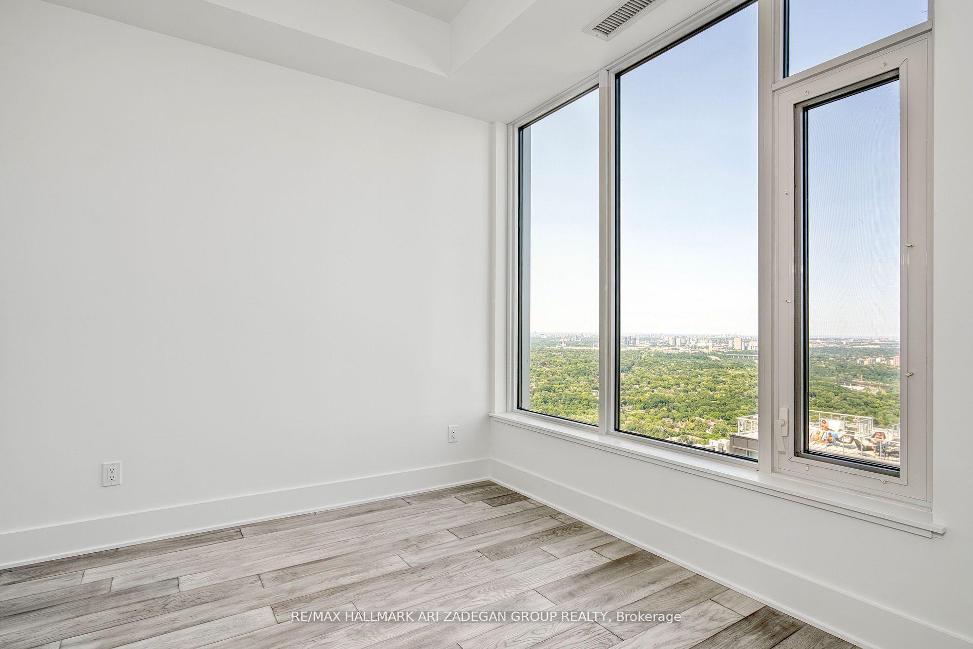11 Yorkville Avenue 5806