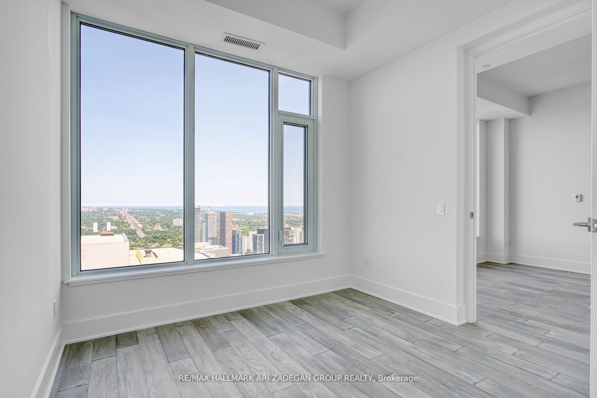 11 Yorkville Avenue 5806