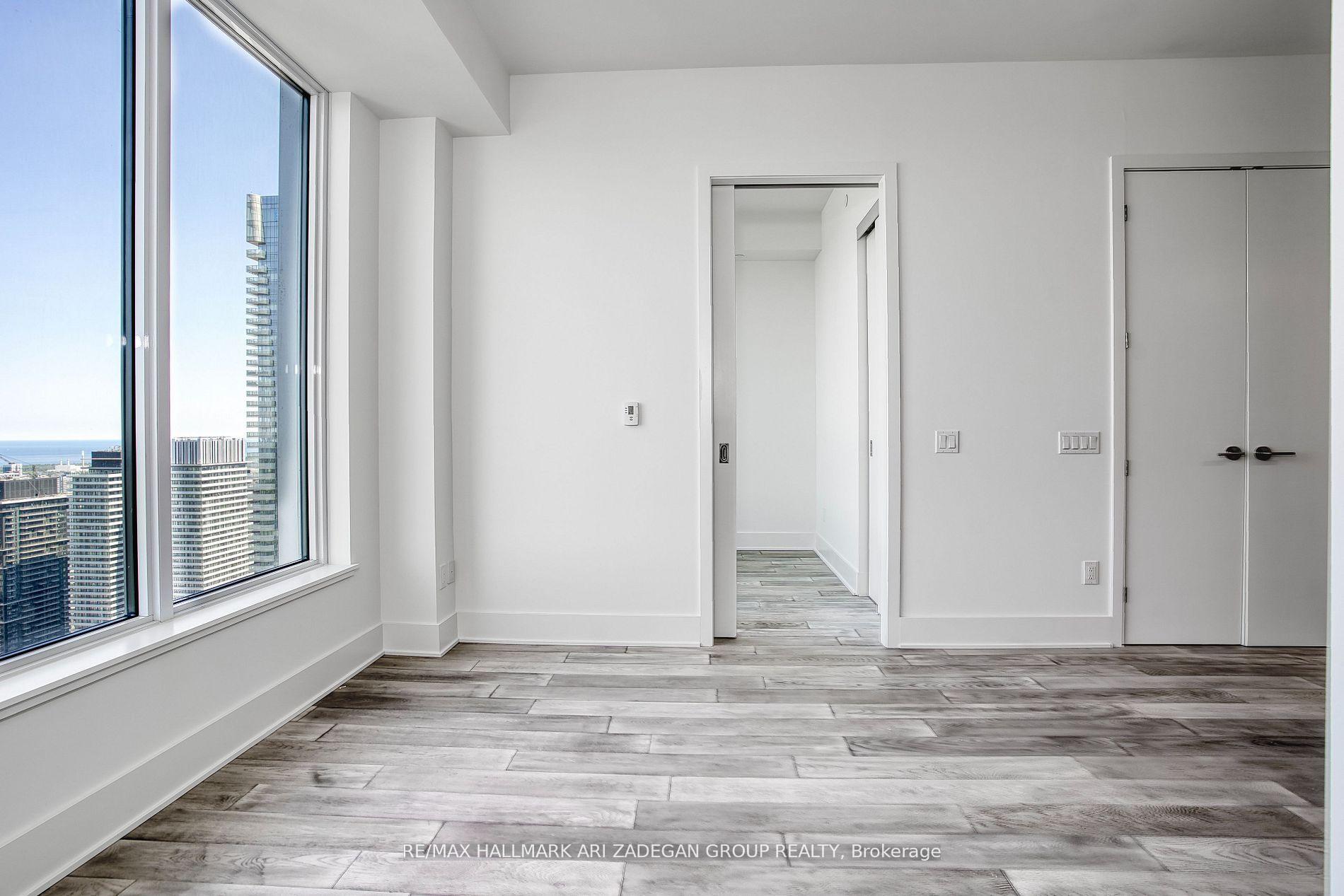 11 Yorkville Avenue 5806