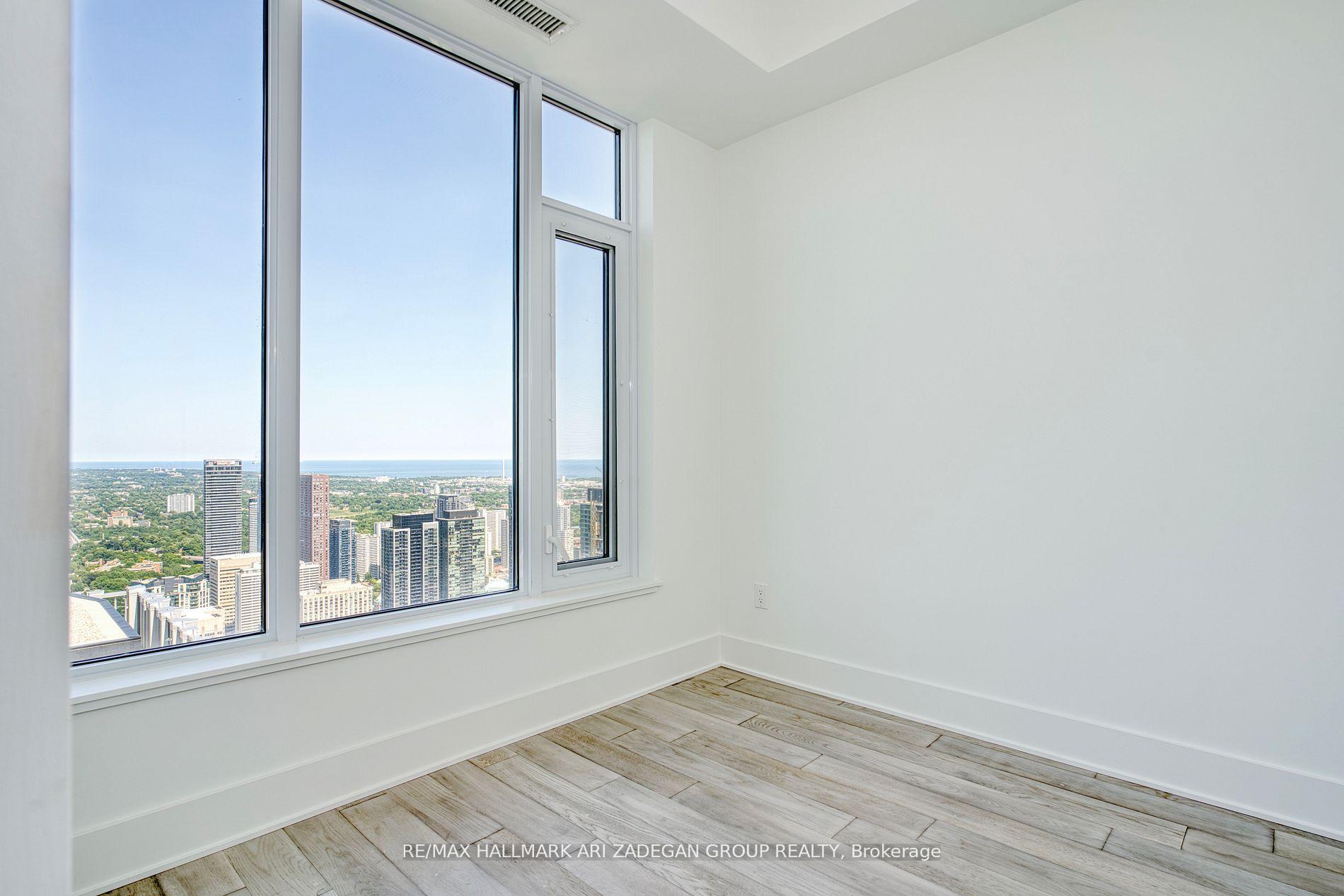 11 Yorkville Avenue 5806