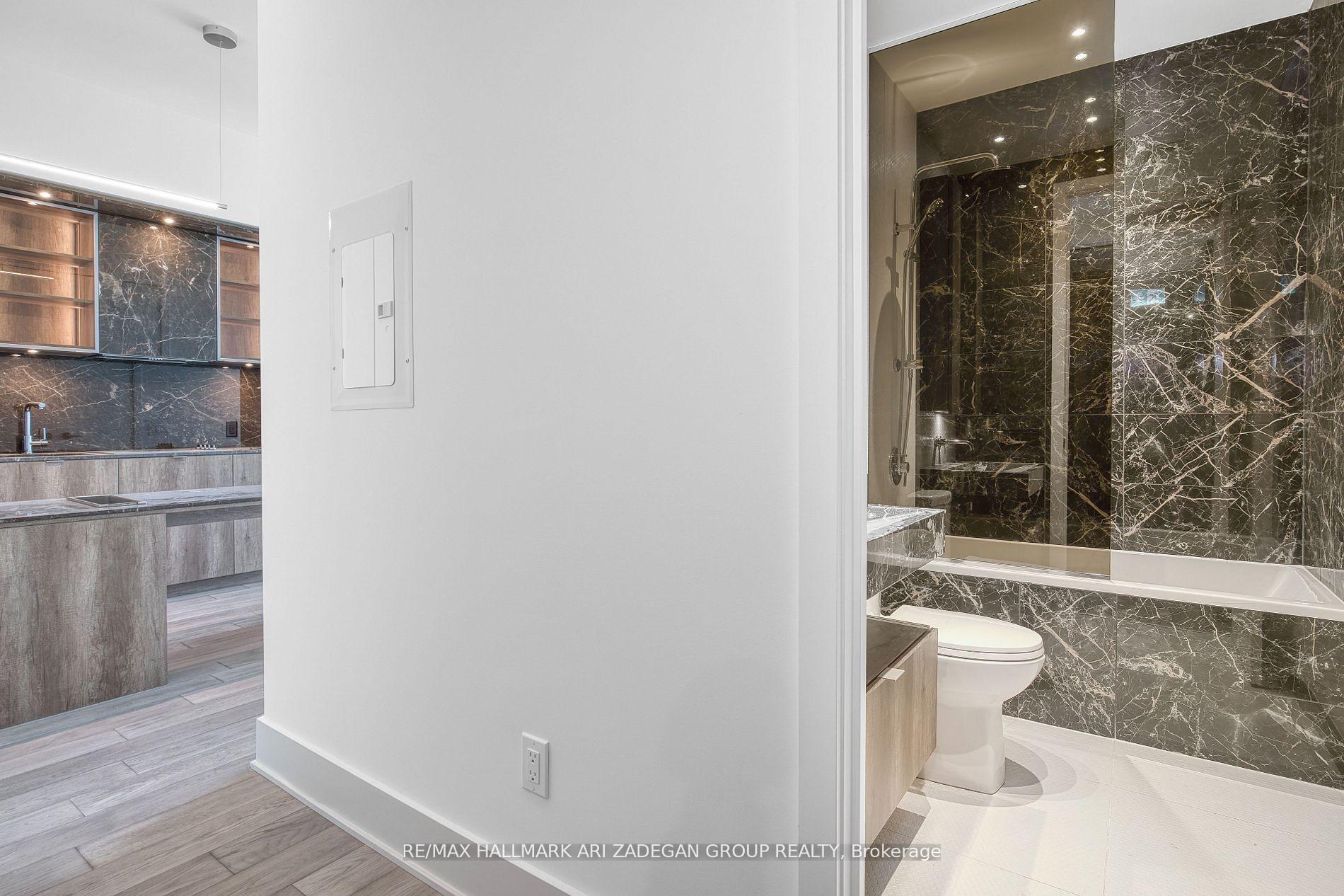 11 Yorkville Avenue 5806