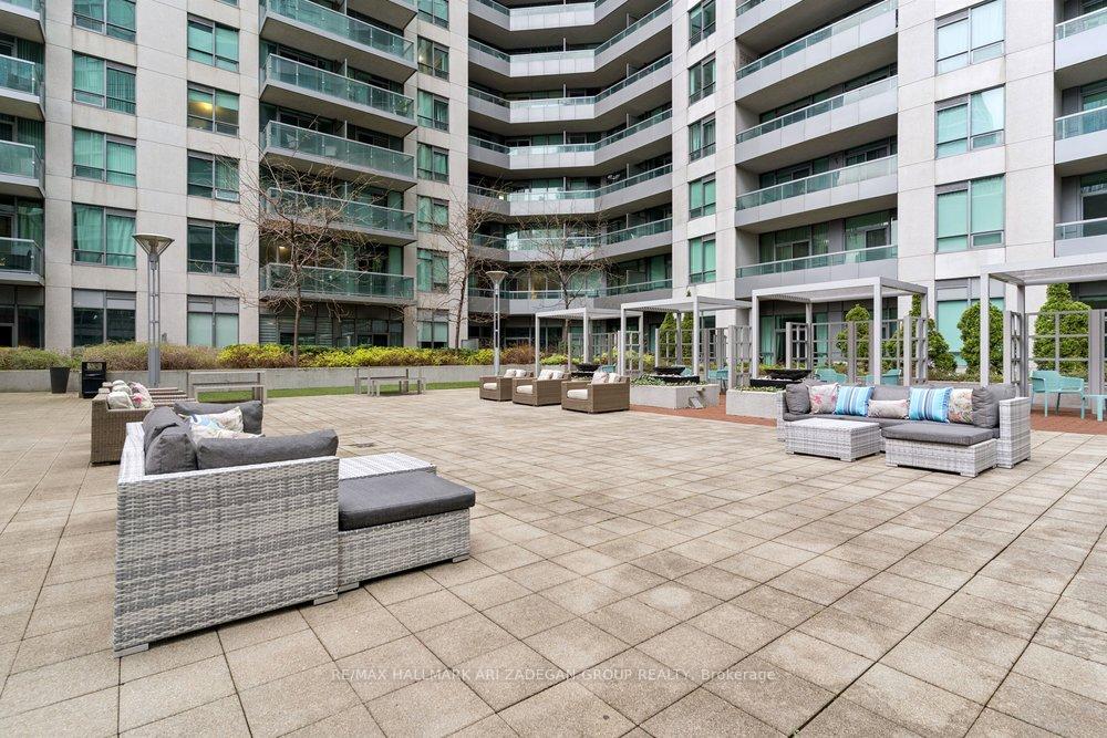 19 Grand Trunk Crescent 3108
