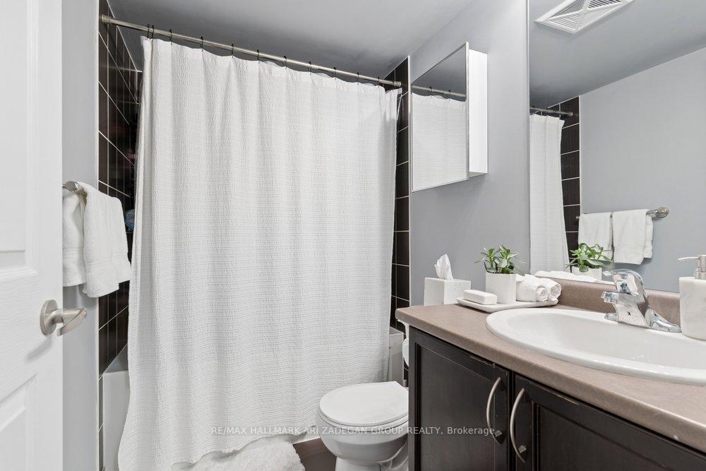 19 Grand Trunk Crescent 3108