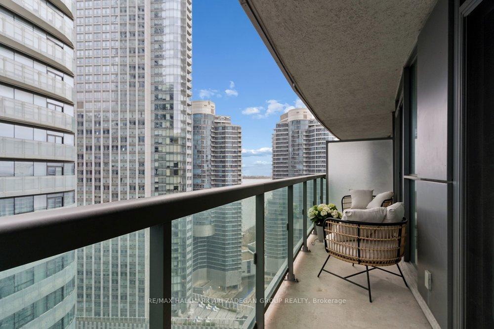 19 Grand Trunk Crescent 3108
