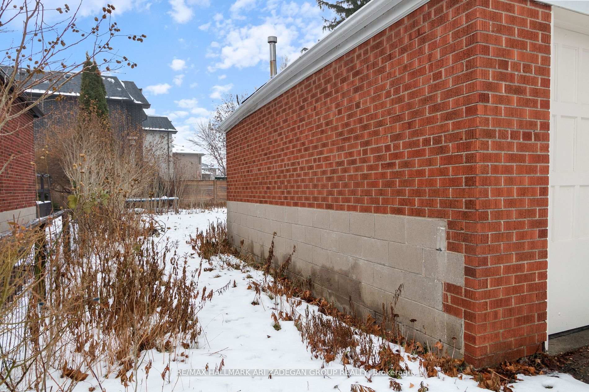 39 Laurelcrest Avenue Main, Toronto Unit: Main