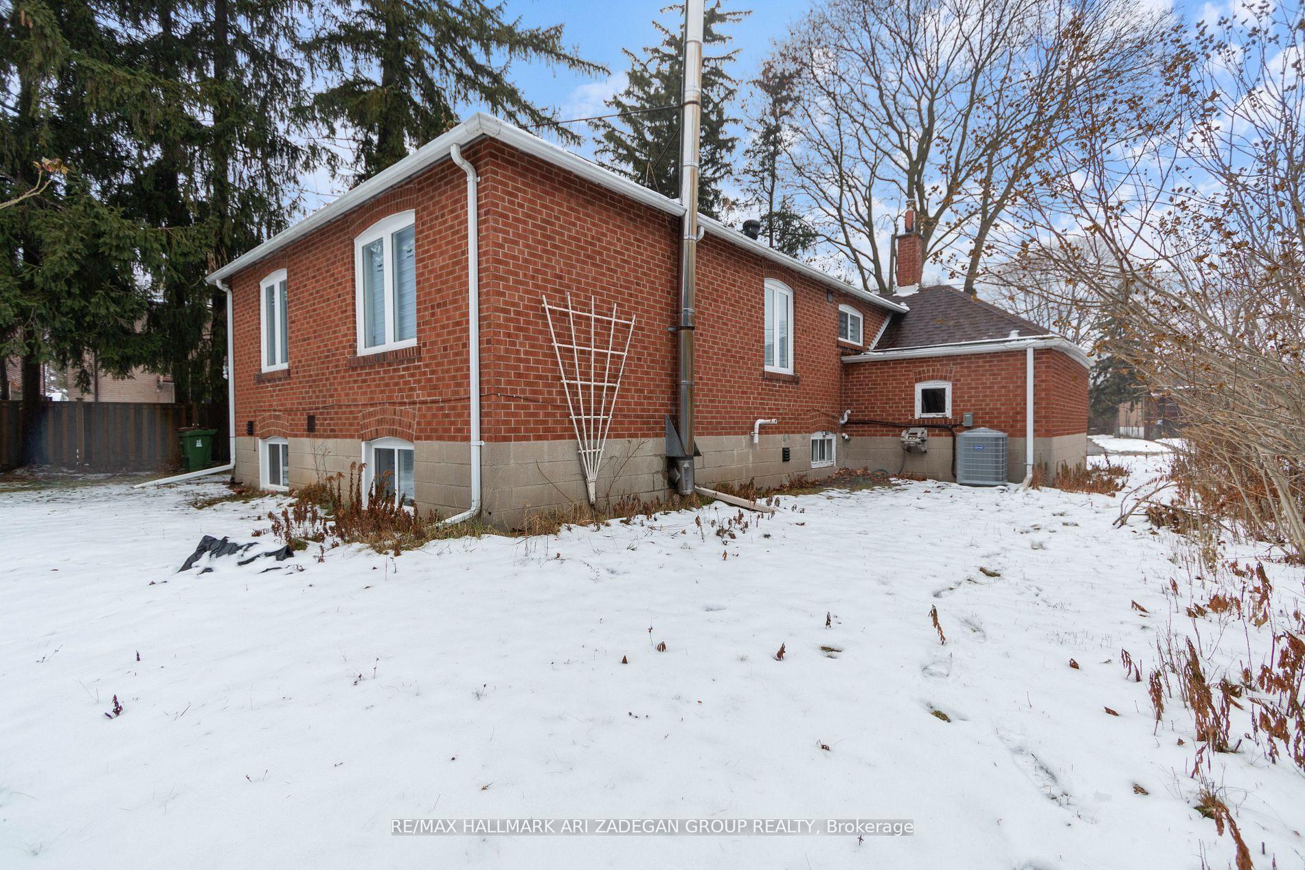 39 Laurelcrest Avenue Main, Toronto Unit: Main