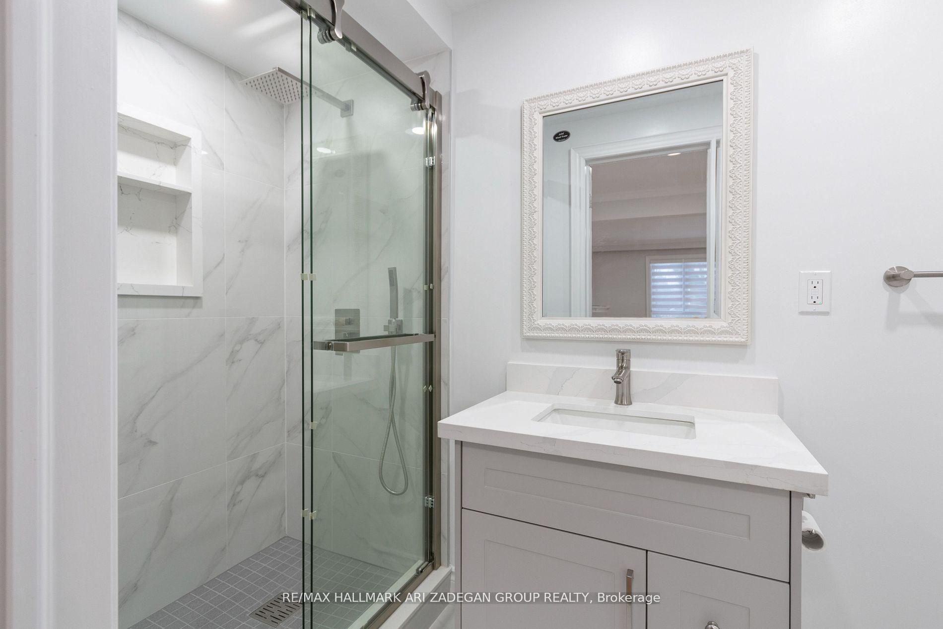 39 Laurelcrest Avenue Main, Toronto Unit: Main