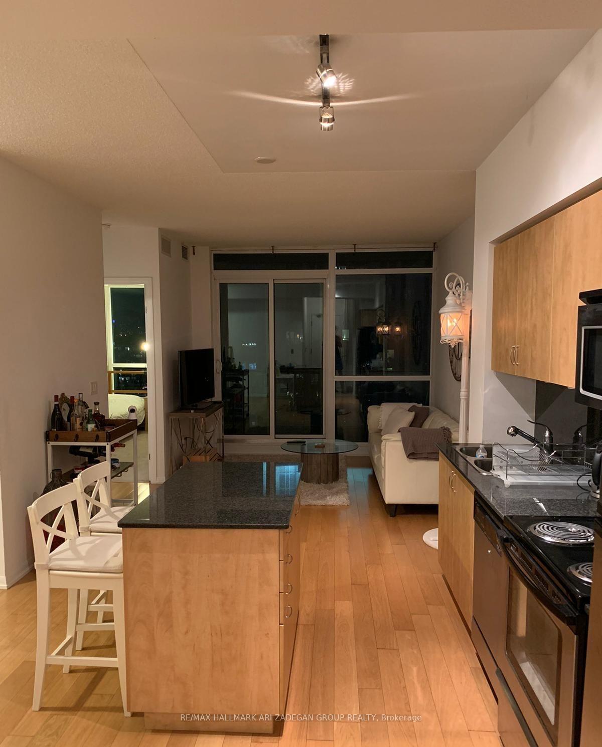 215 Fort York Boulevard 3301, Toronto Unit: 3301