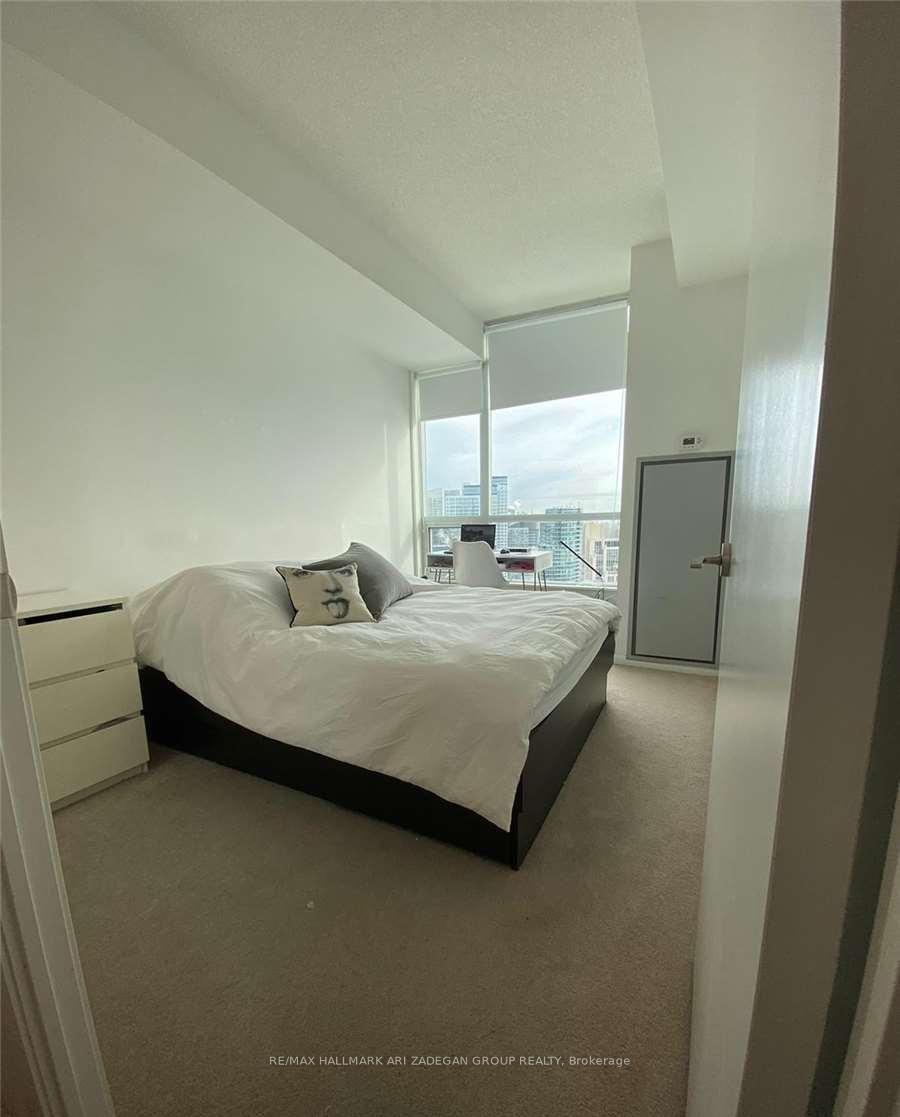 215 Fort York Boulevard 3301, Toronto Unit: 3301