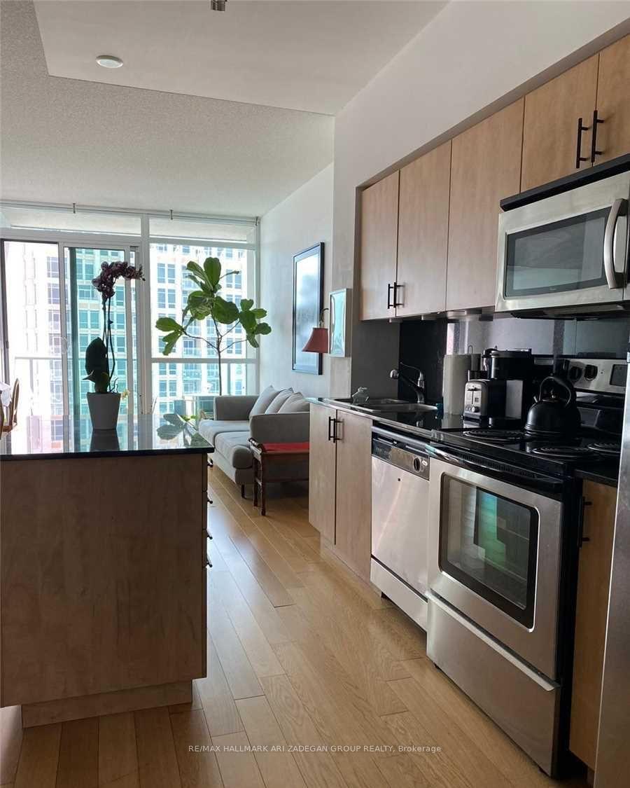 215 Fort York Boulevard 3301, Toronto Unit: 3301